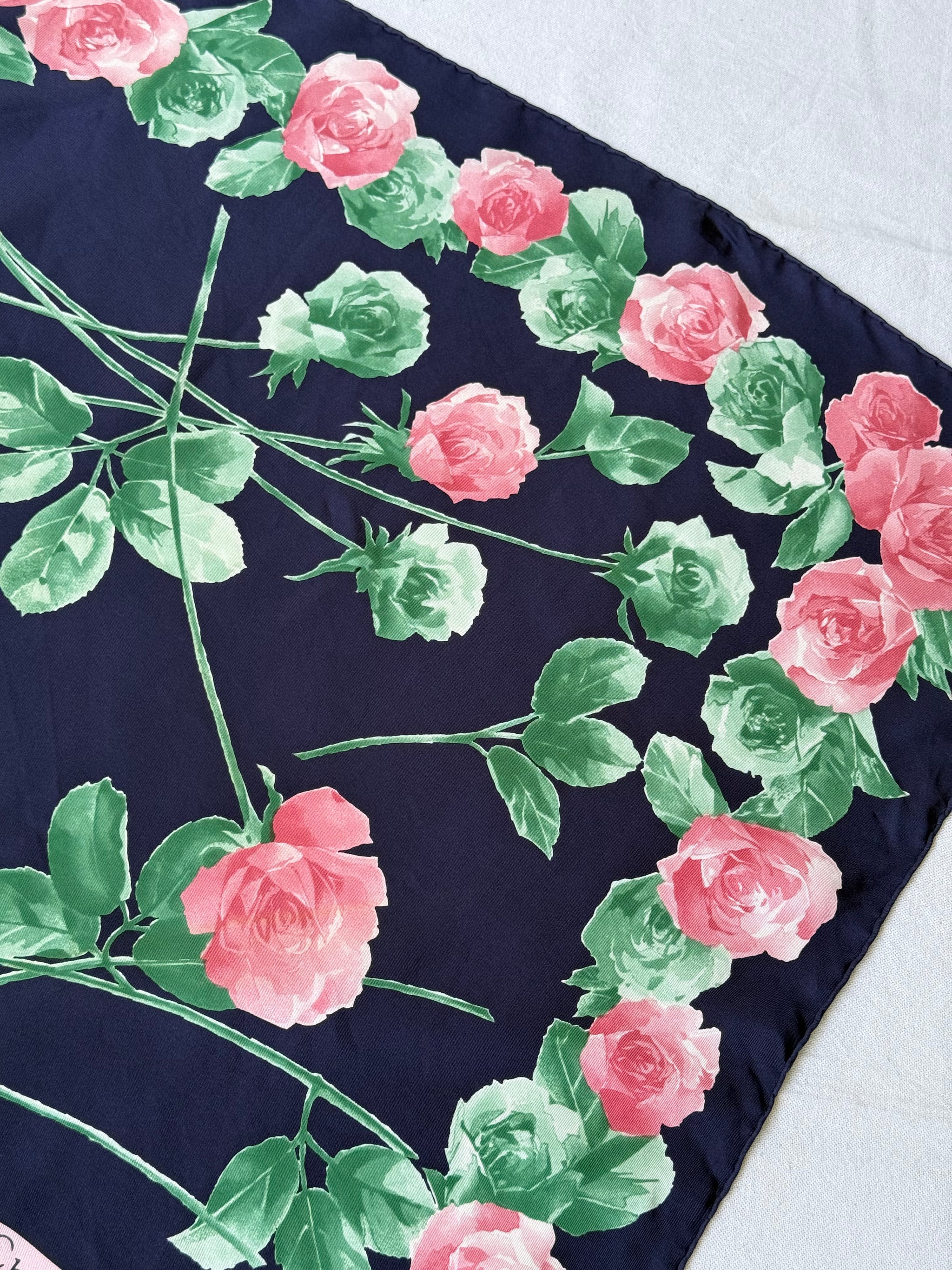Christian Dior Scarf – Floral patterns