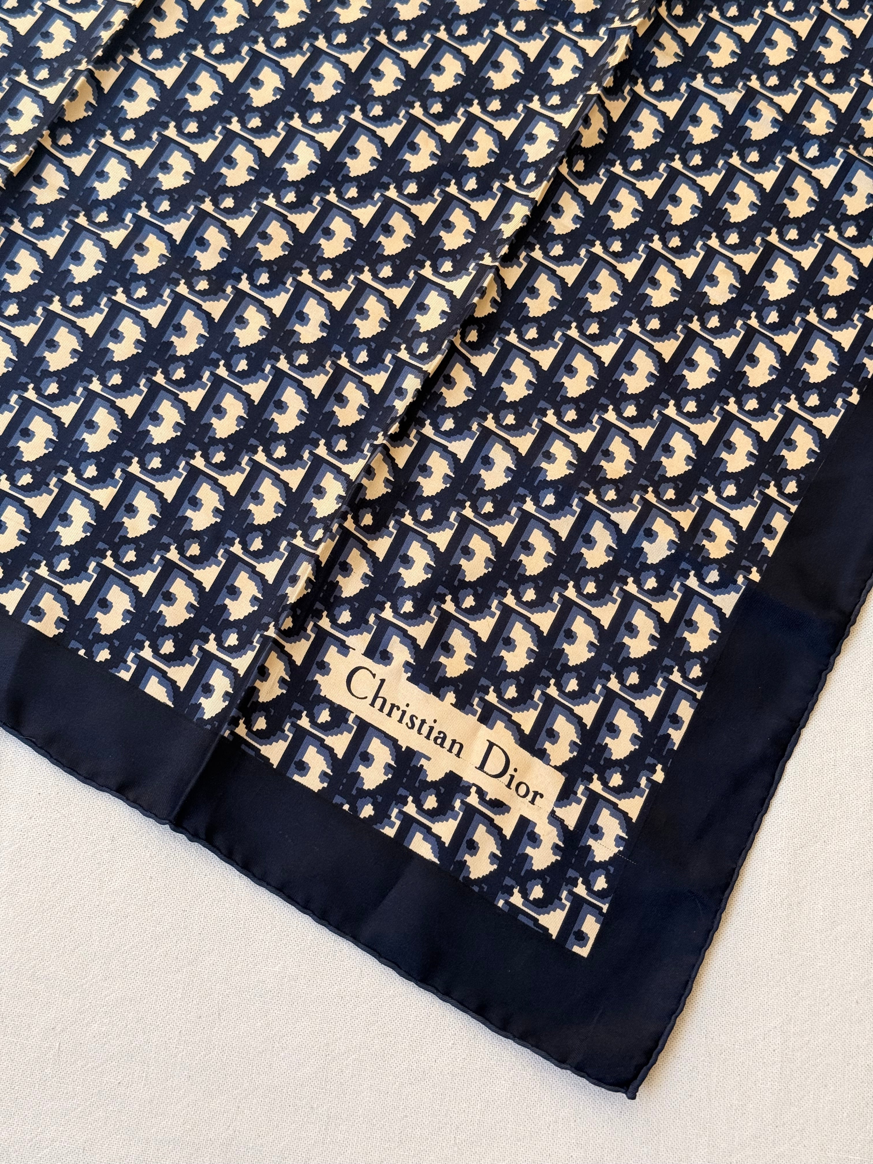 Foulard Christian Dior – Modèle monogramme bleu