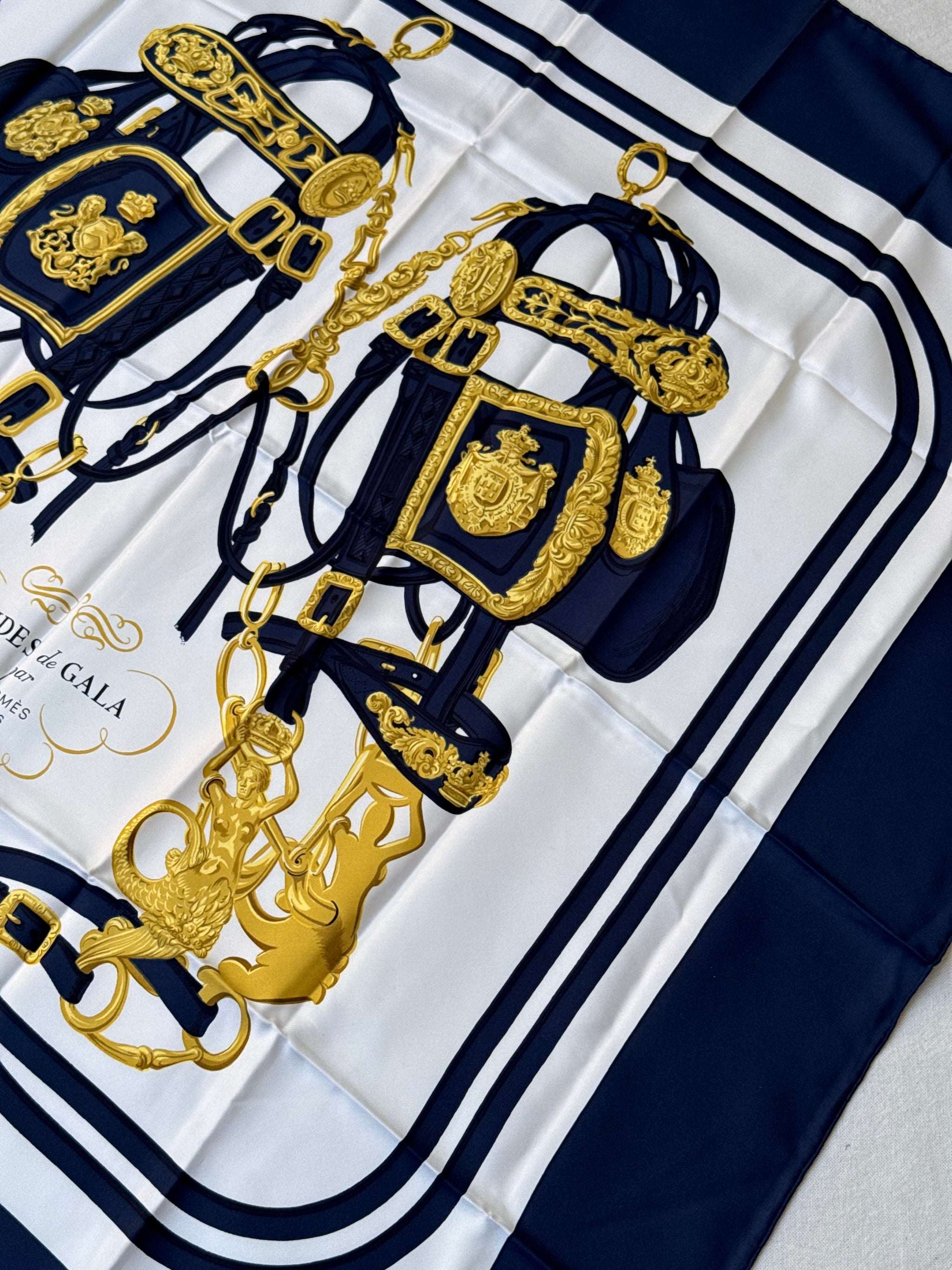 Foulard Hermès – Modèle Brides de Gala