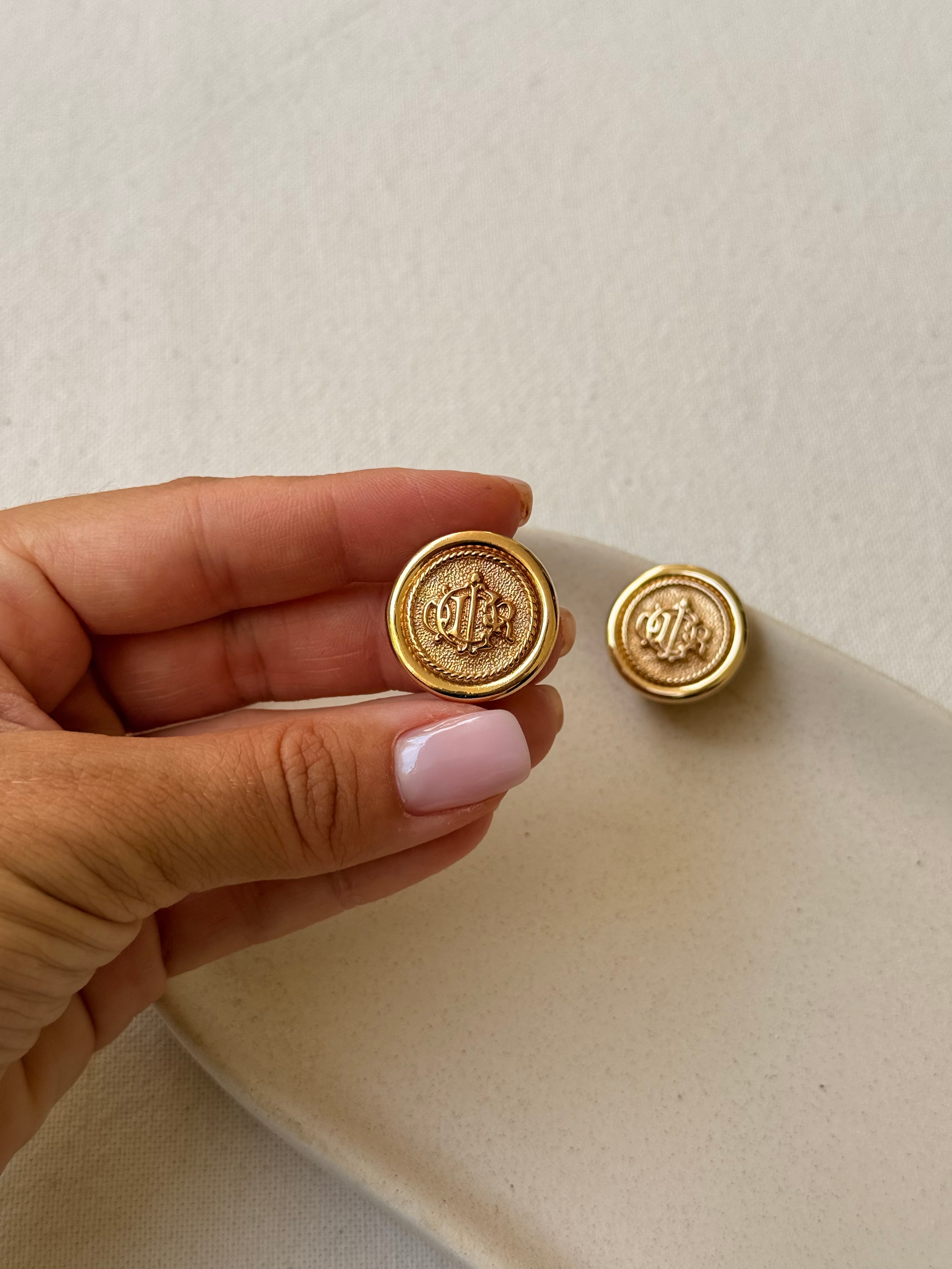 Boucles d’oreilles Christian Dior vintage - Logo Dior