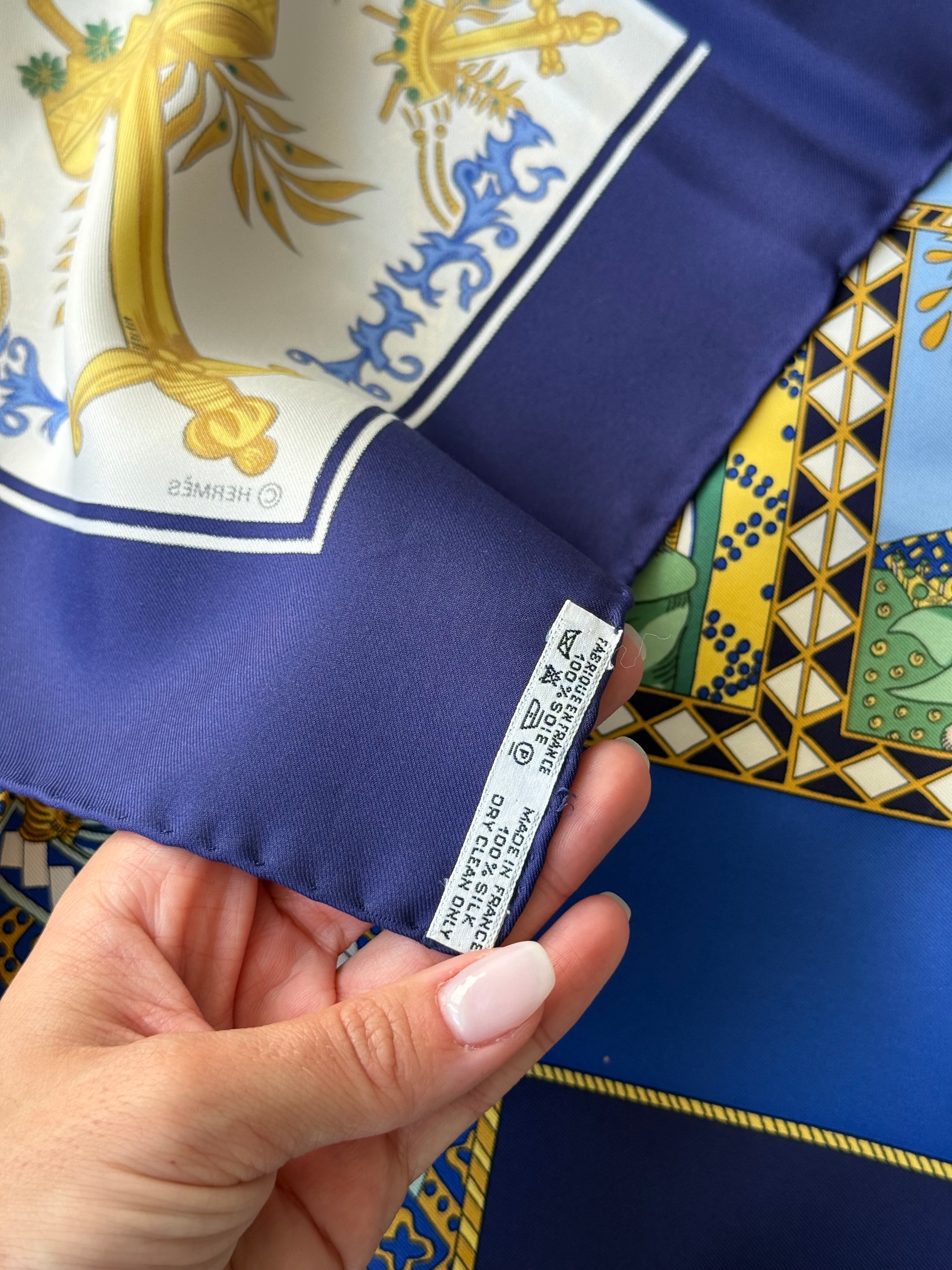 Foulard Hermès – Modèle Le Tarot