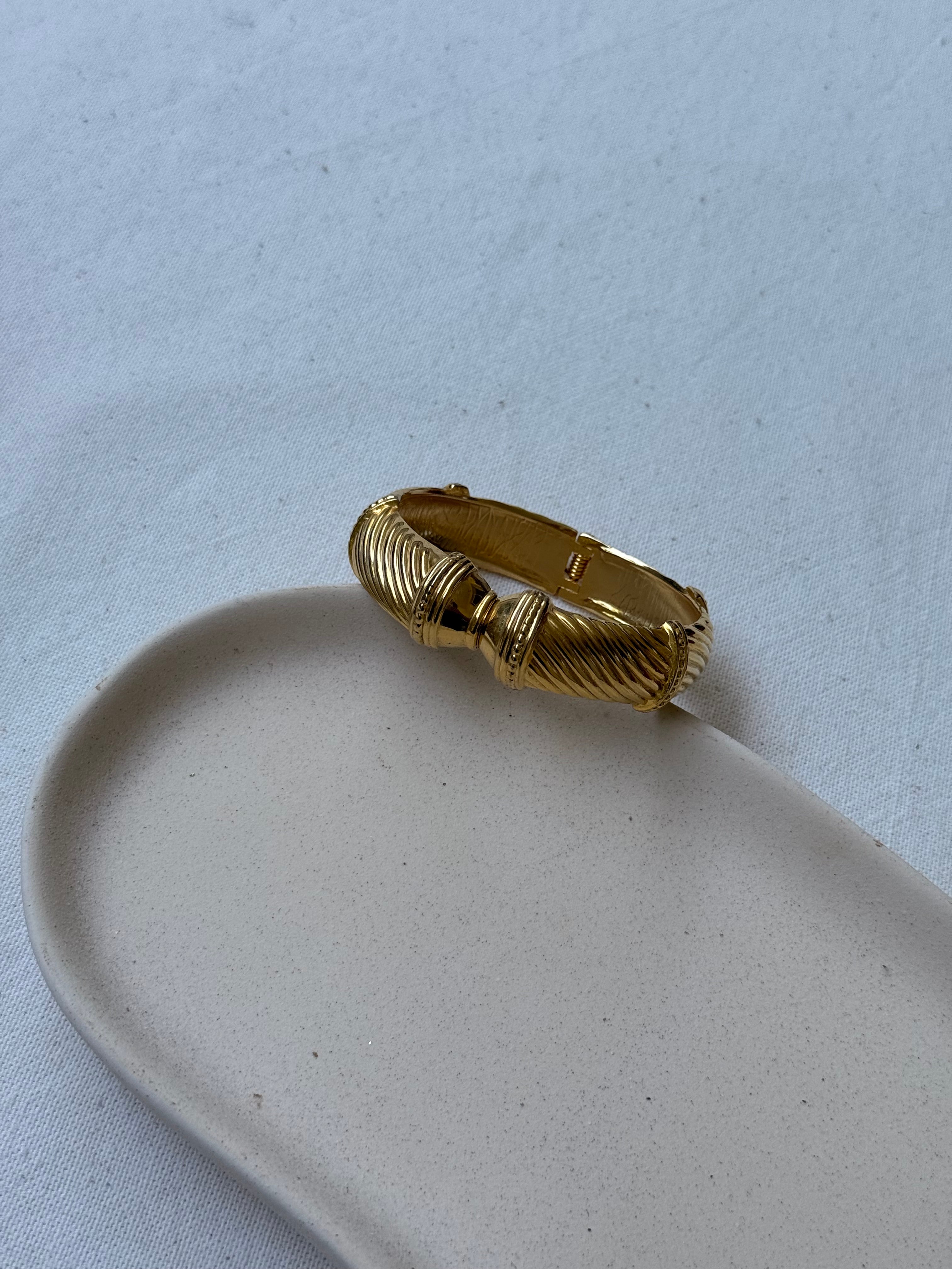 Bracelet vintage - Jonc texturé doré