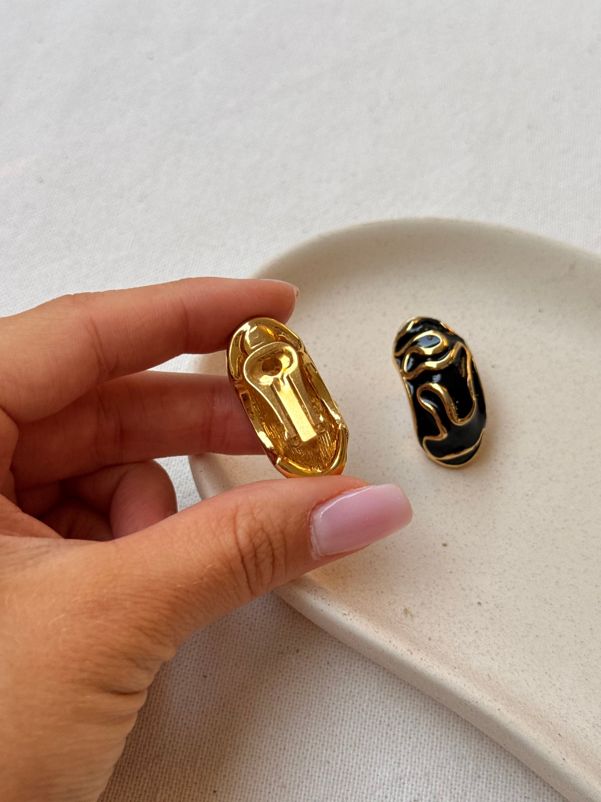 Boucles d’oreilles vintage - Créoles émail noir