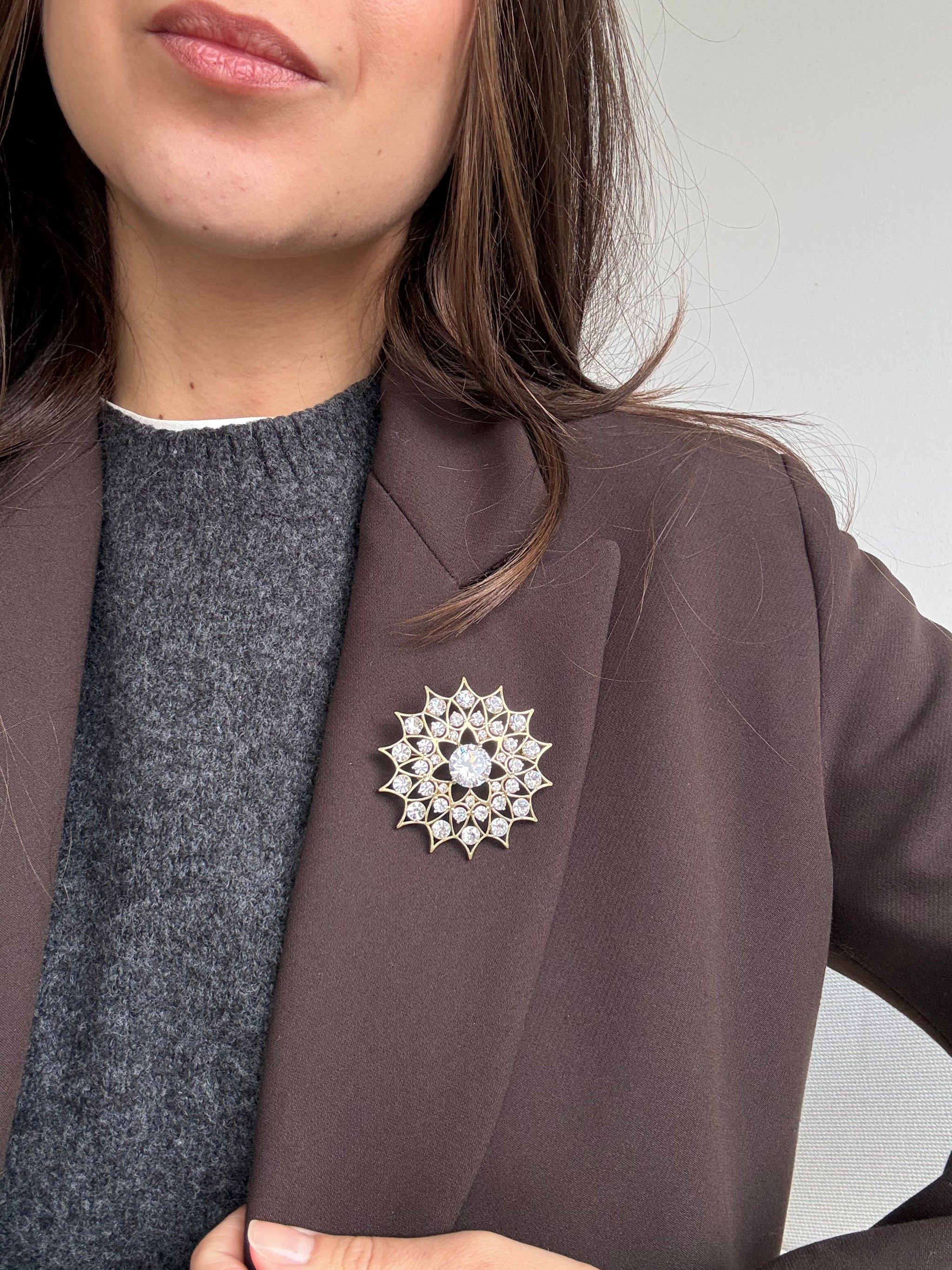 Broche vintage - Rosace de strass