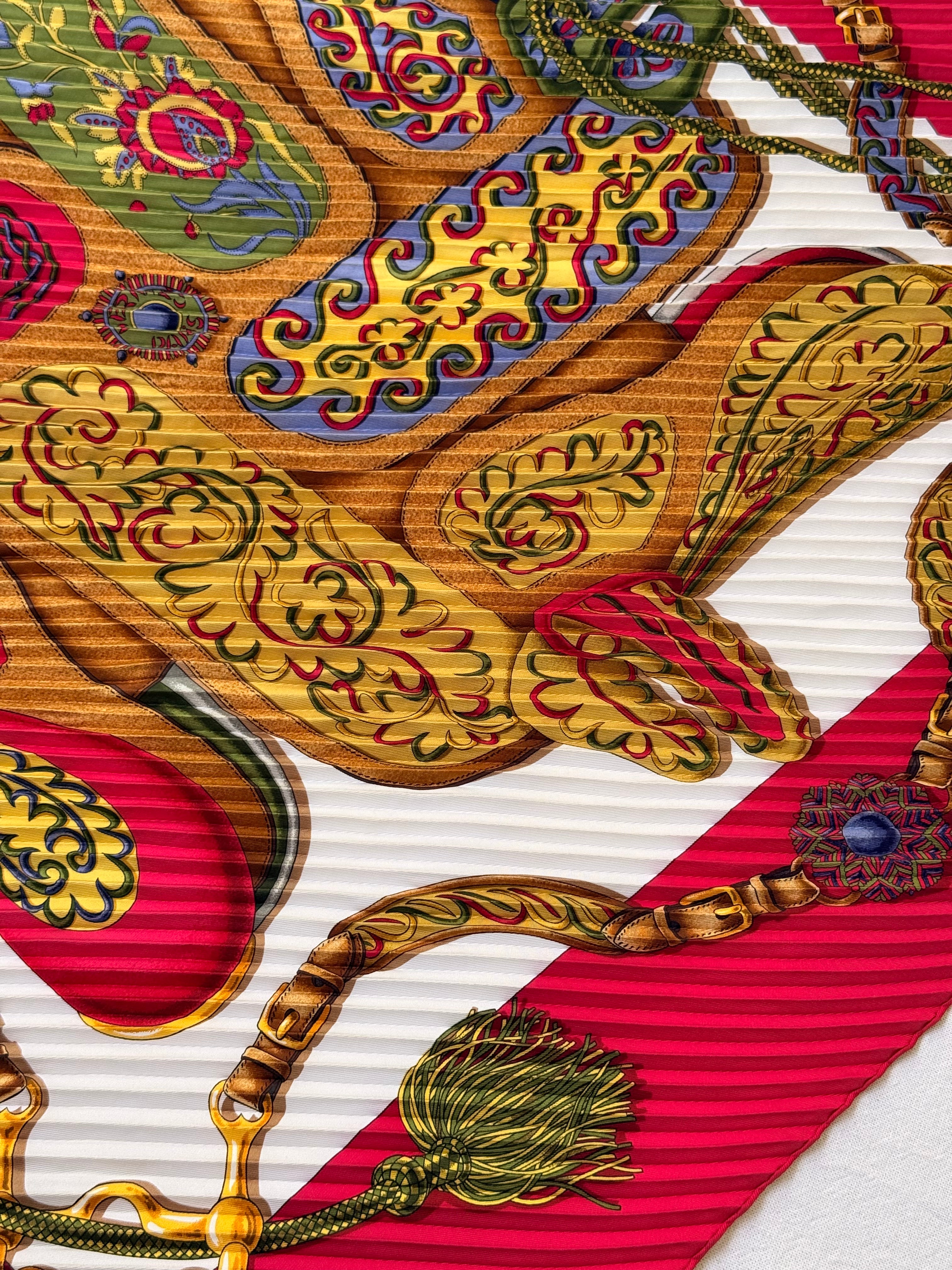 Foulard Hermès plissé – Modèle Festival