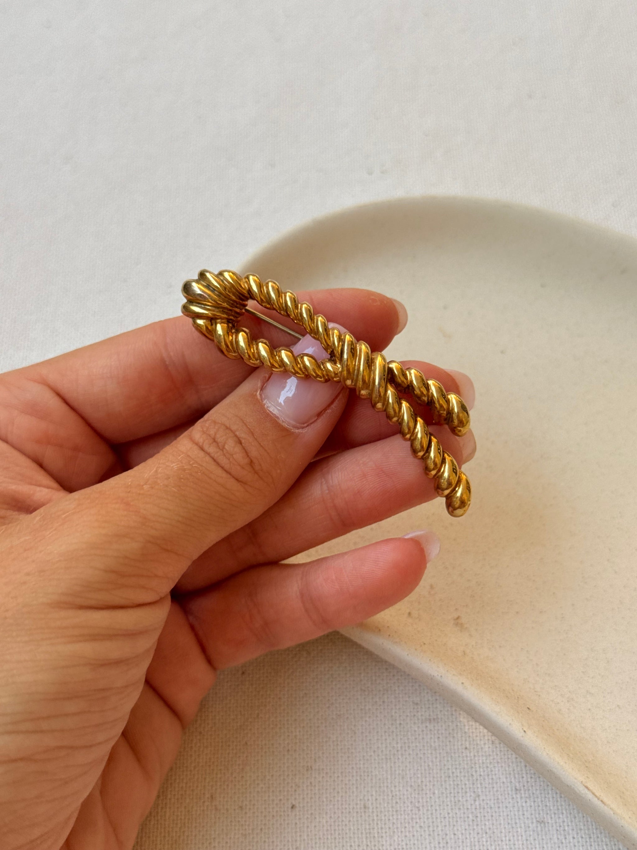 Broche vintage - Noeud torsadé doré