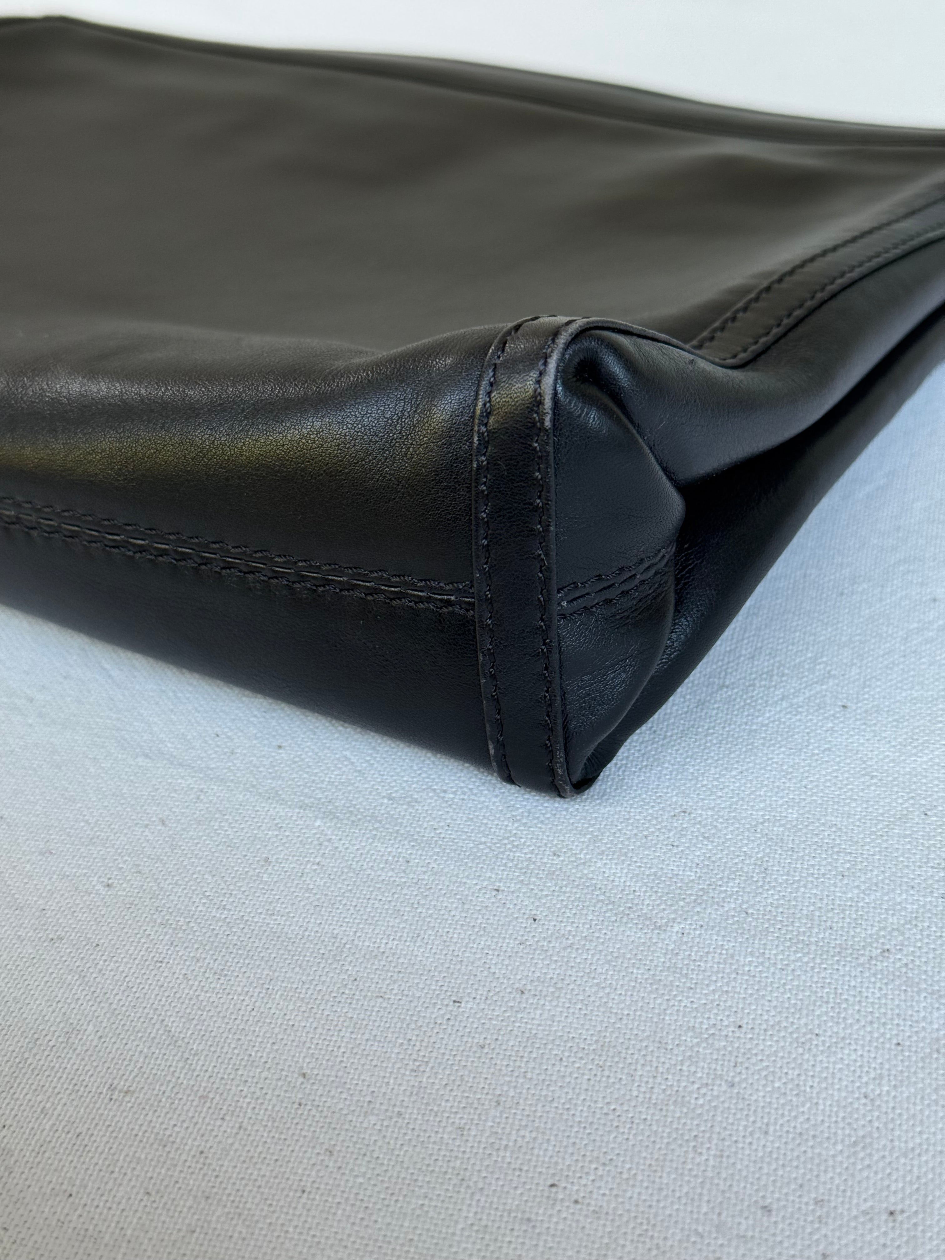 Pochette Céline vintage - Cuir noir et détails dorés