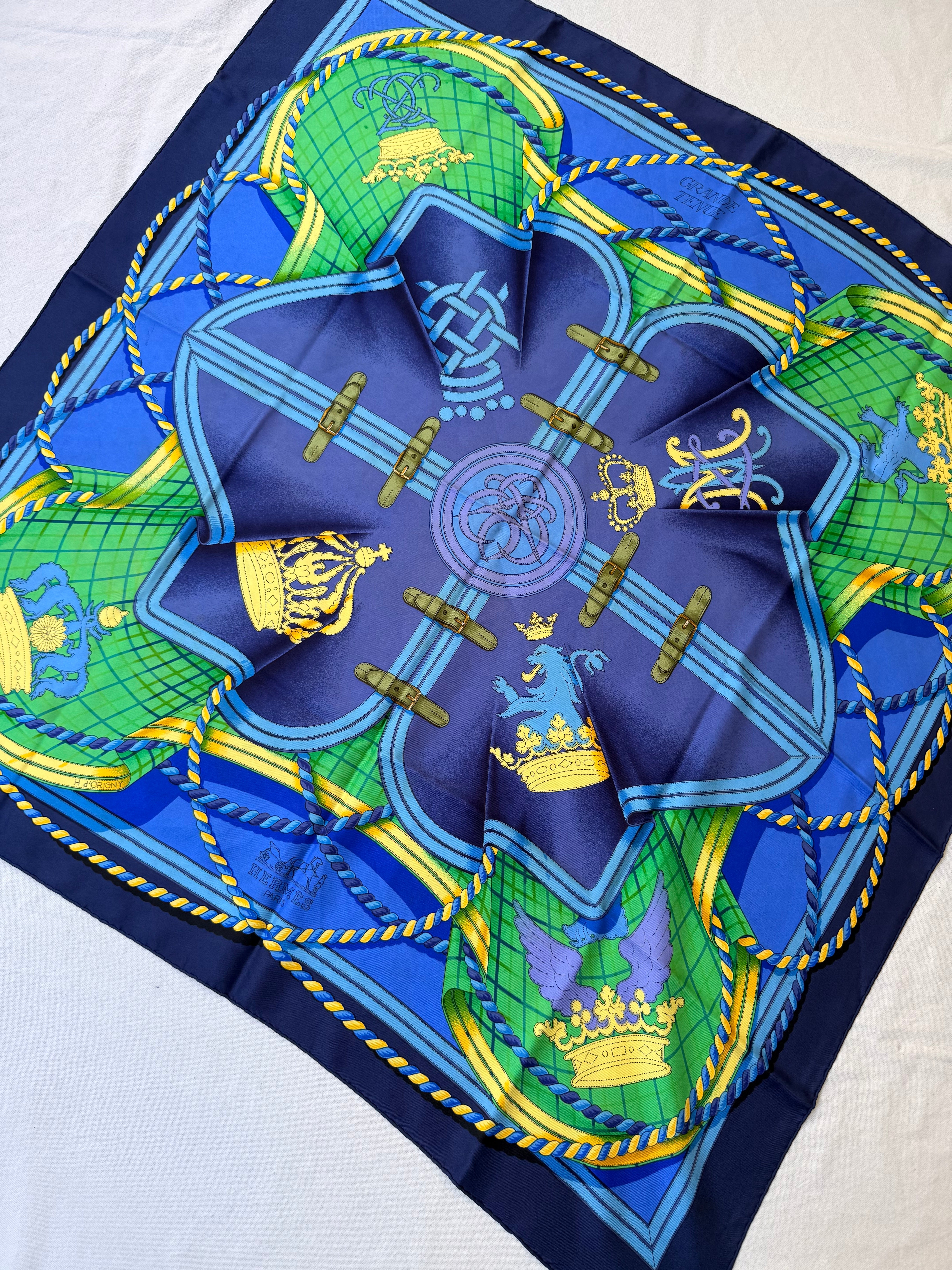 Foulard Hermès – Modèle Grande Tenue