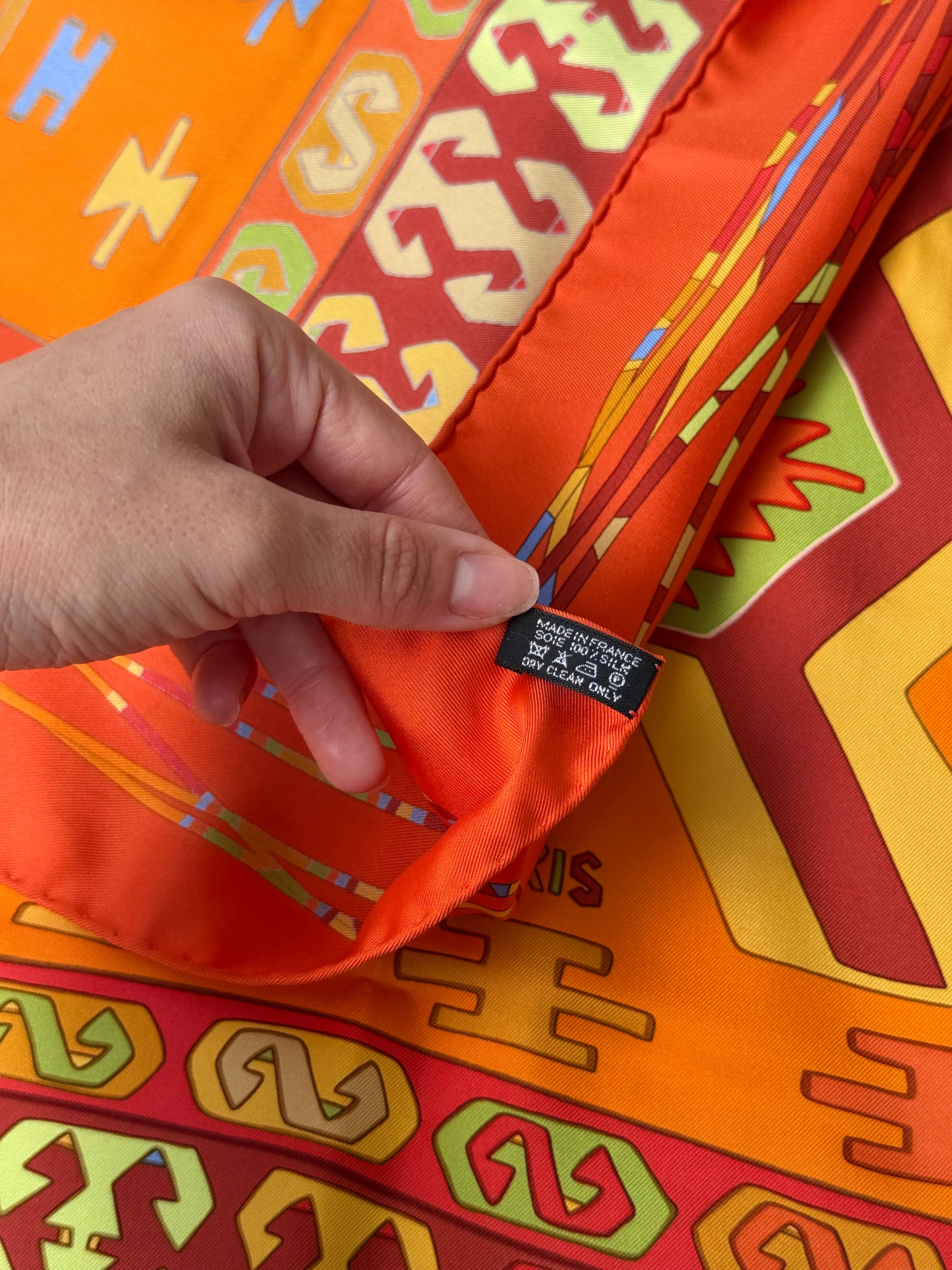 Foulard Hermès – Modèle Kilim