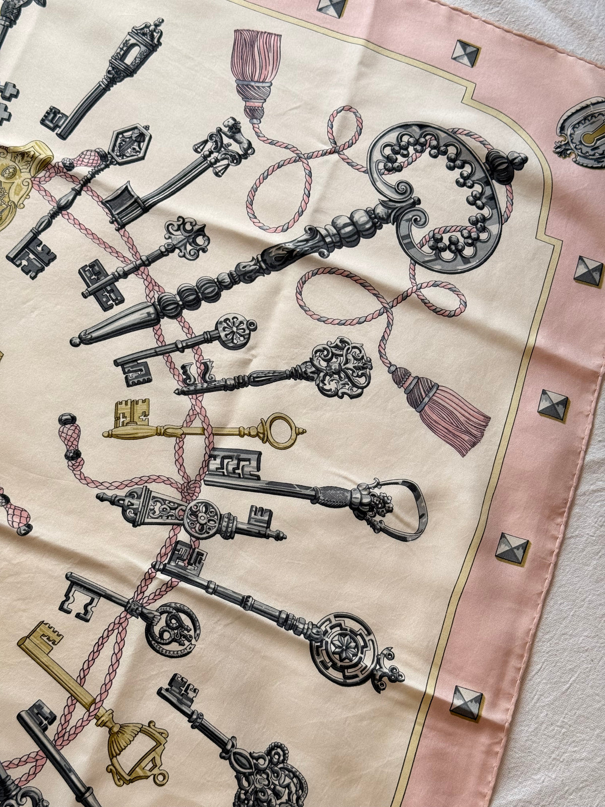 Foulard Hermès – Modèle Les Clés