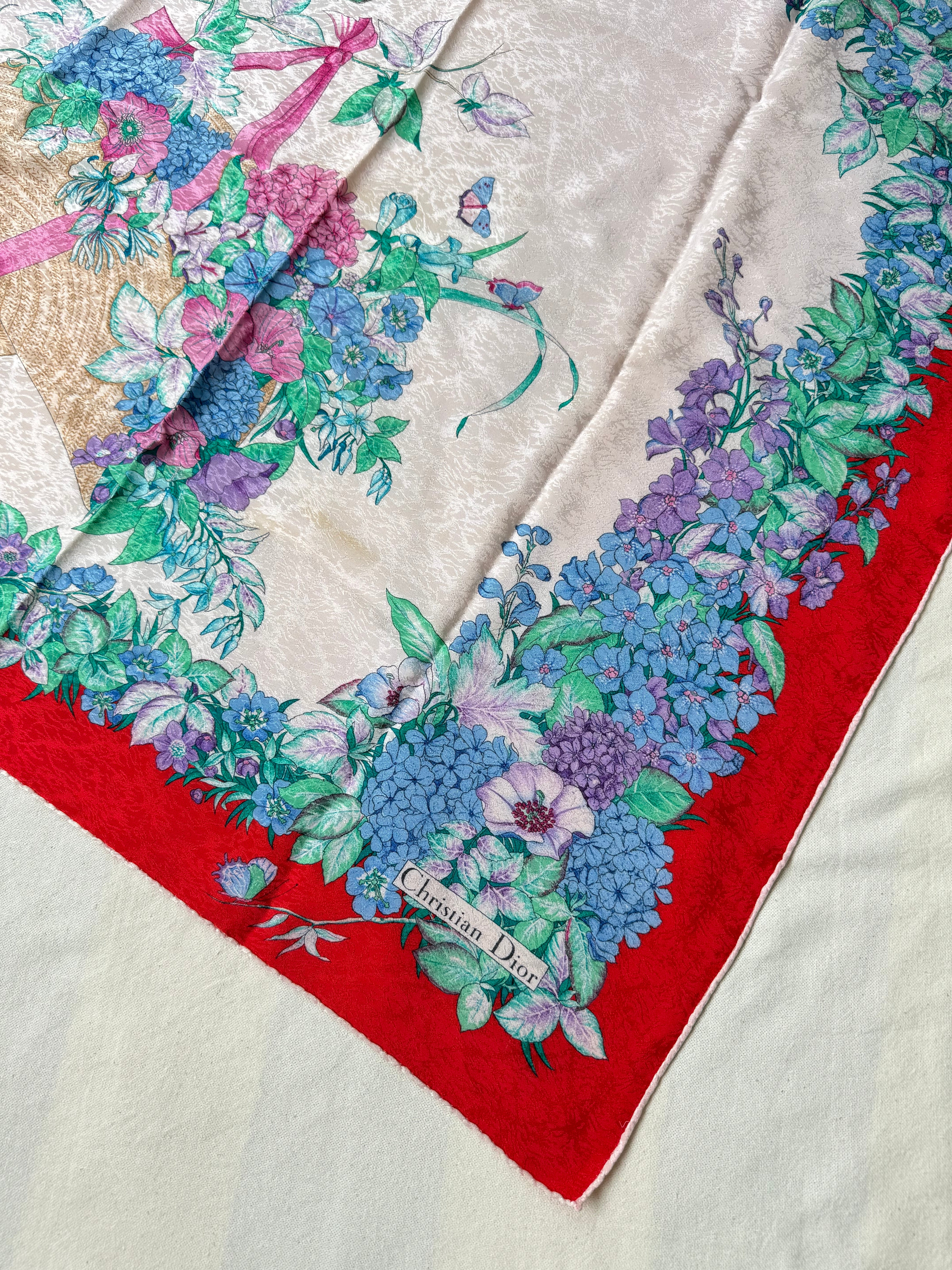 Foulard Christian Dior – Modèle rouge fleuris