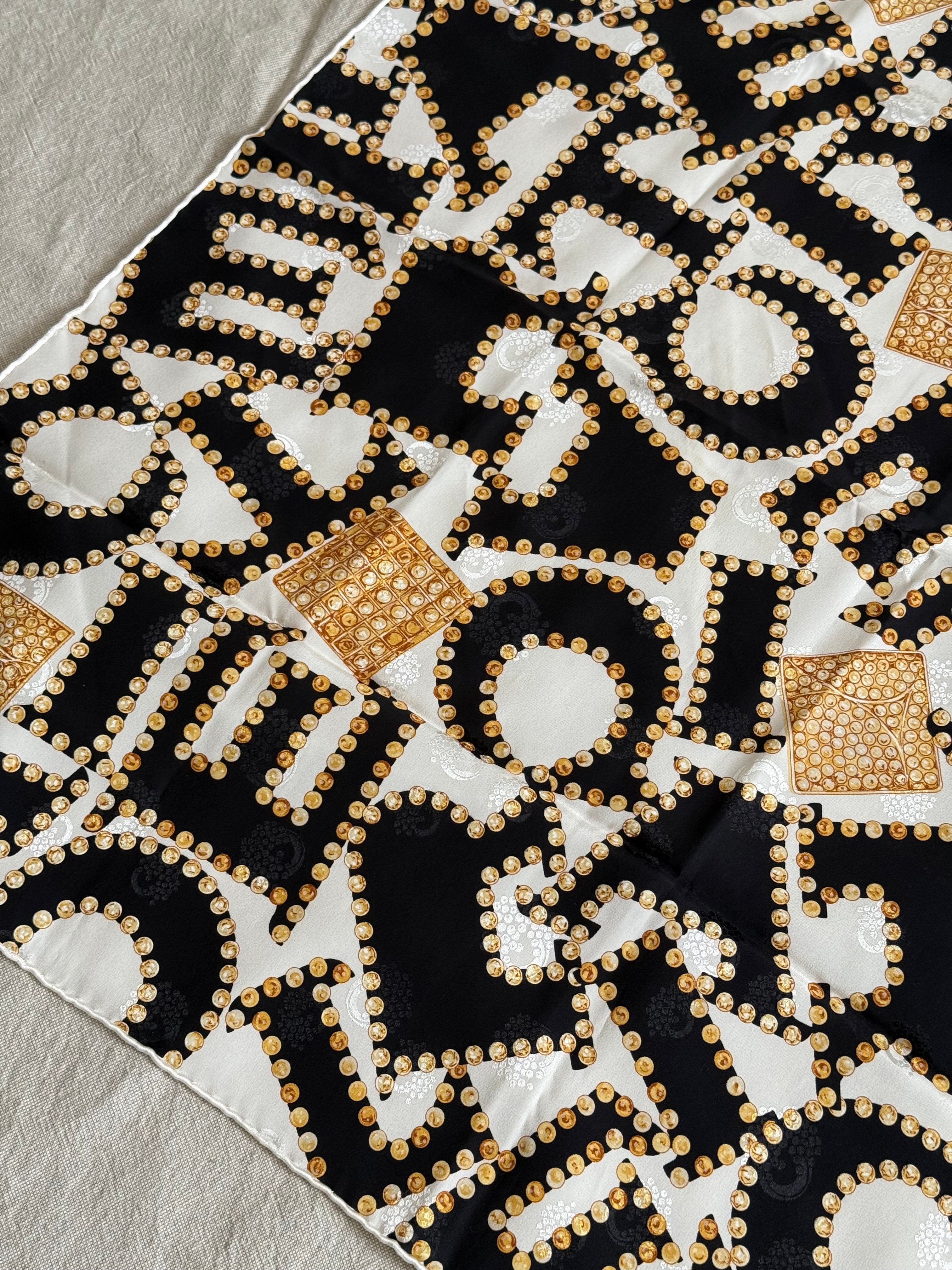 Foulard Cartier – Modèle noir et blanc