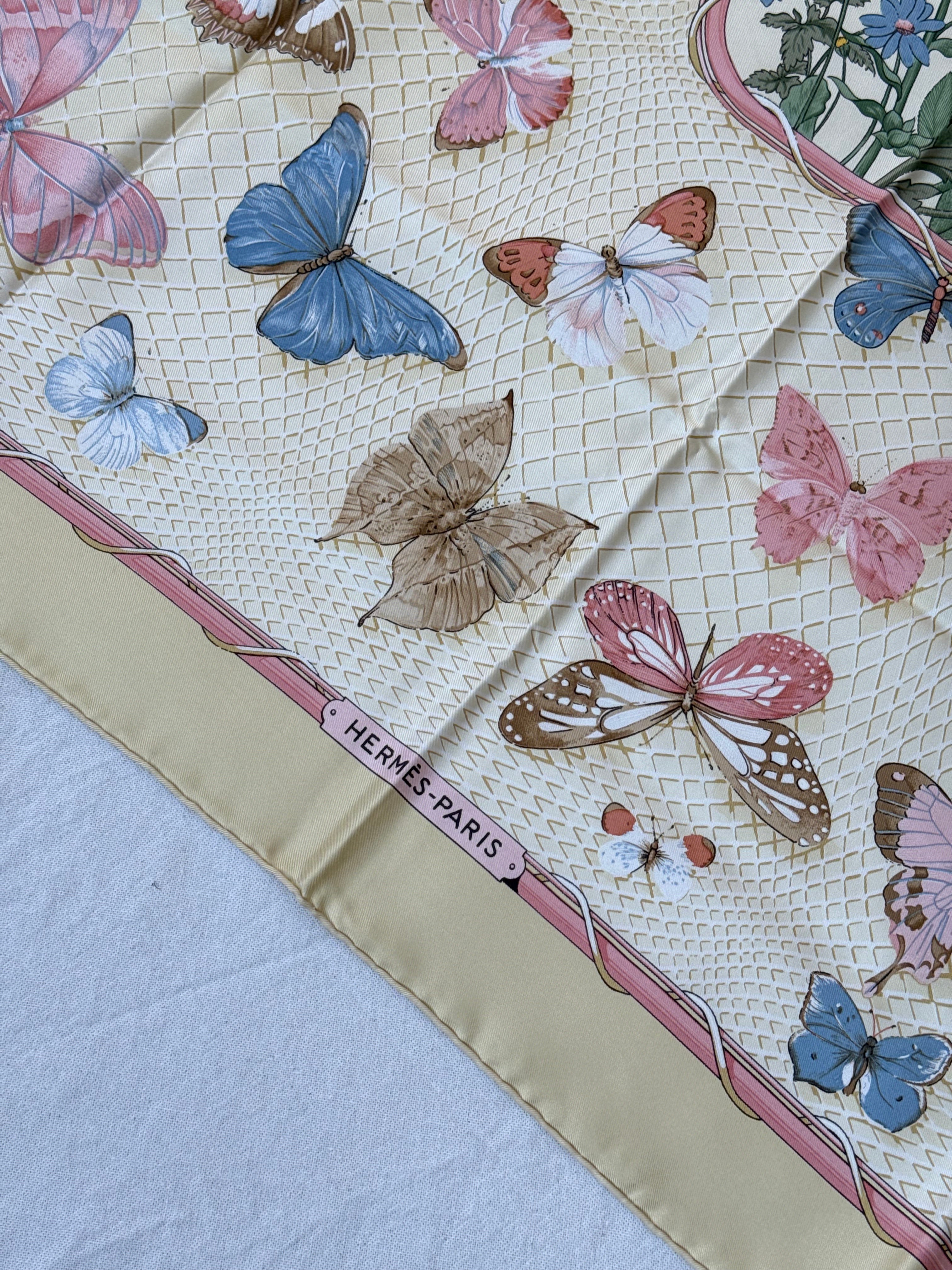 Foulard Hermès – Modèle Farandole