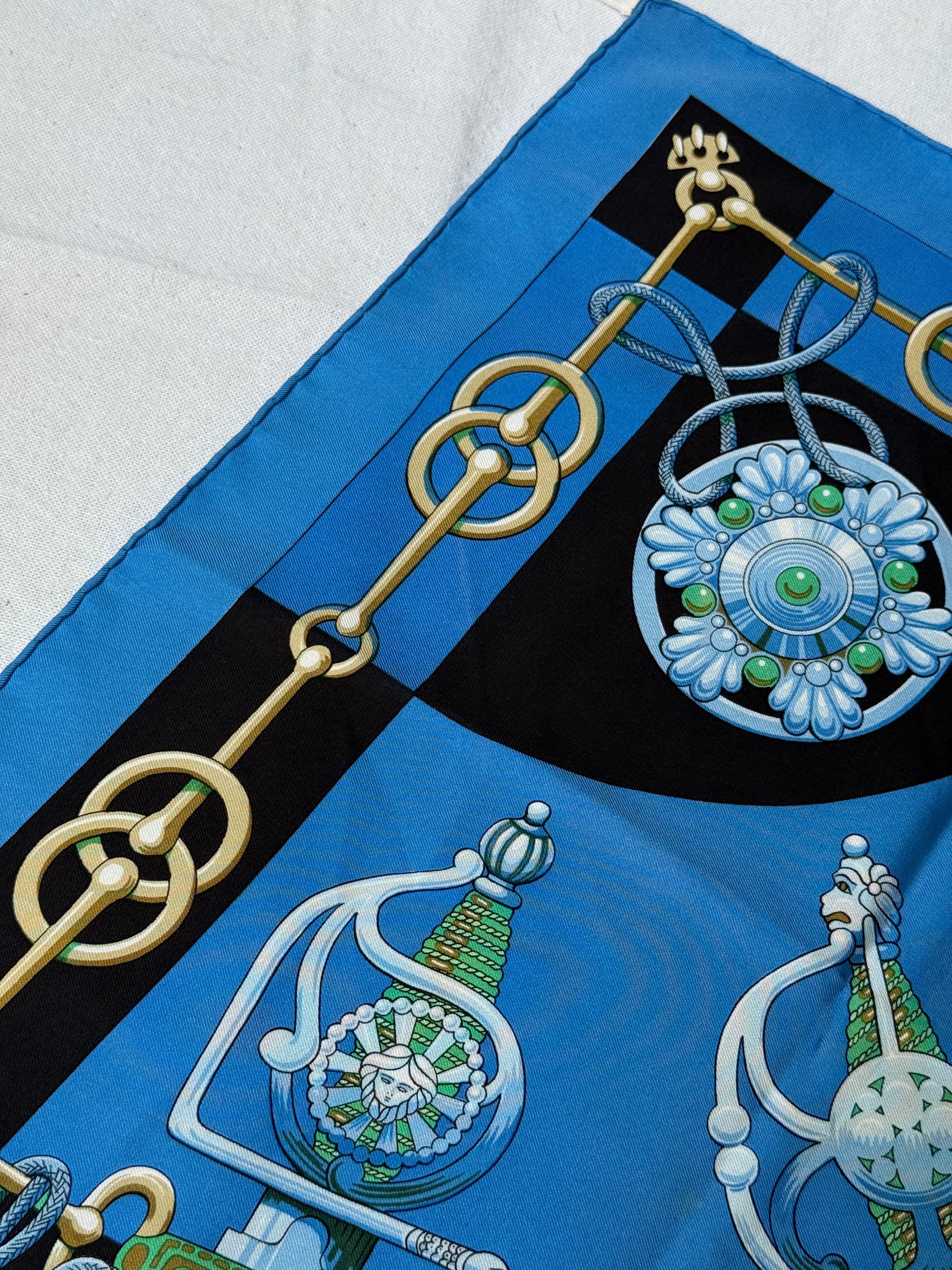 Foulard Hermès – Modèle Cliquetis