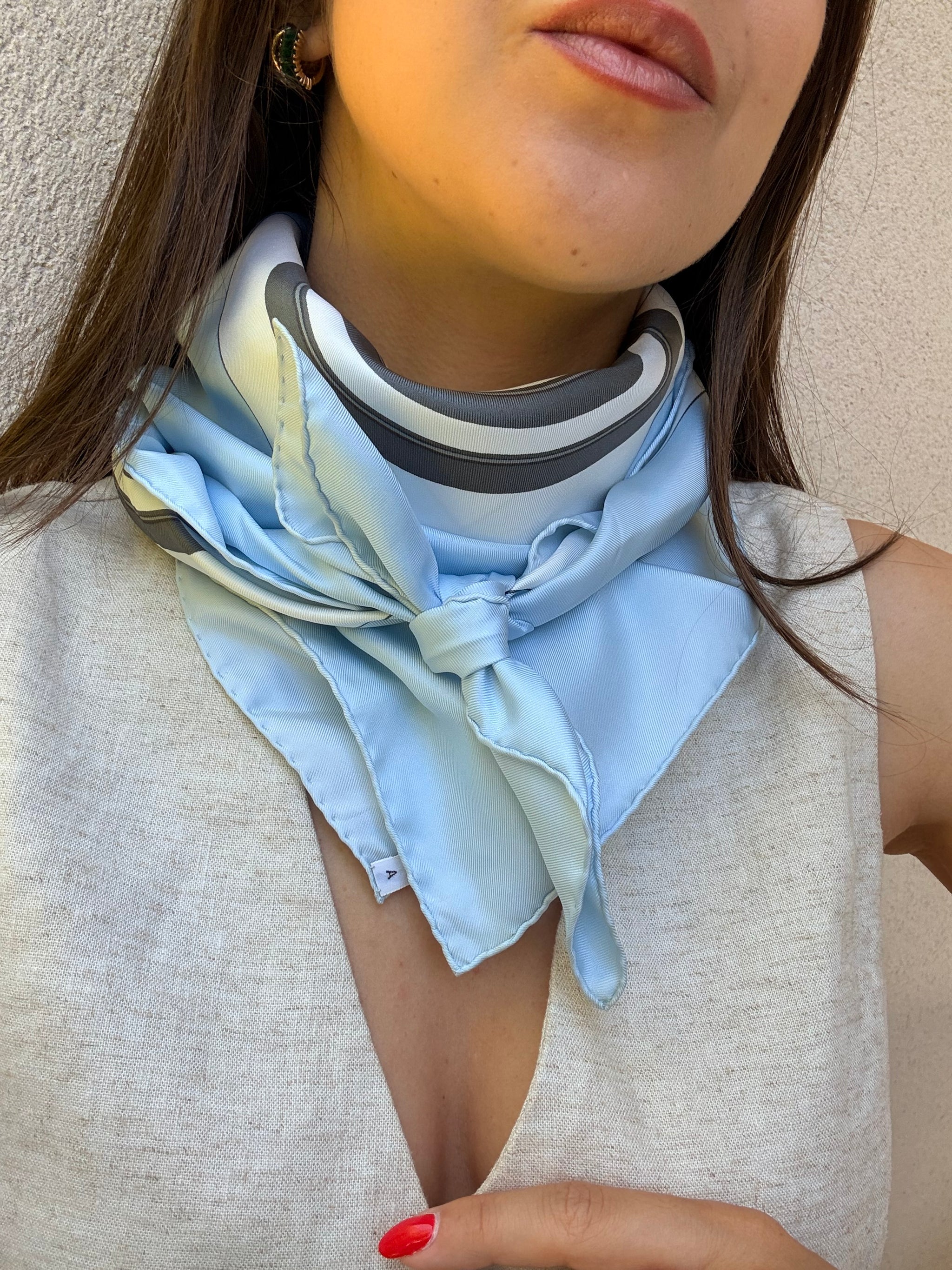 Foulard Hermès – Modèle Brides de Gala