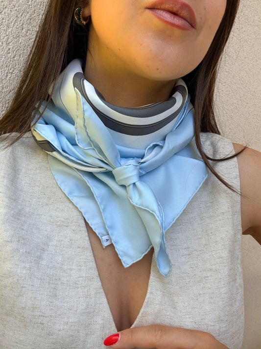 Foulard Hermès – Modèle Brides de Gala