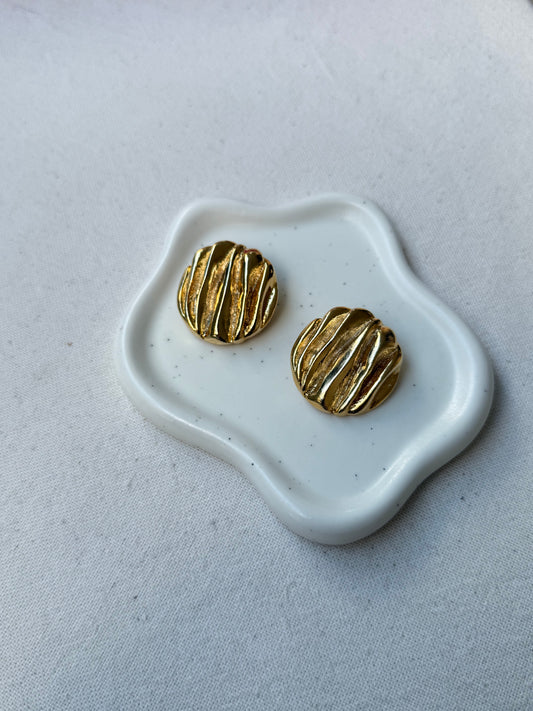 Vintage earrings - Round gold textured