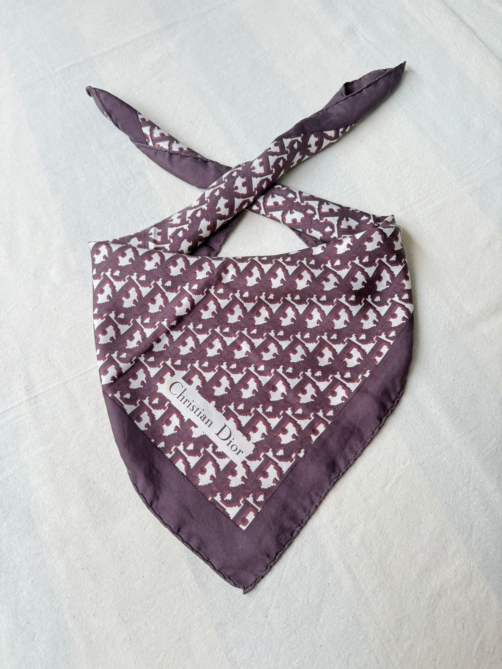 Foulard Christian Dior – Modèle monogramme prune