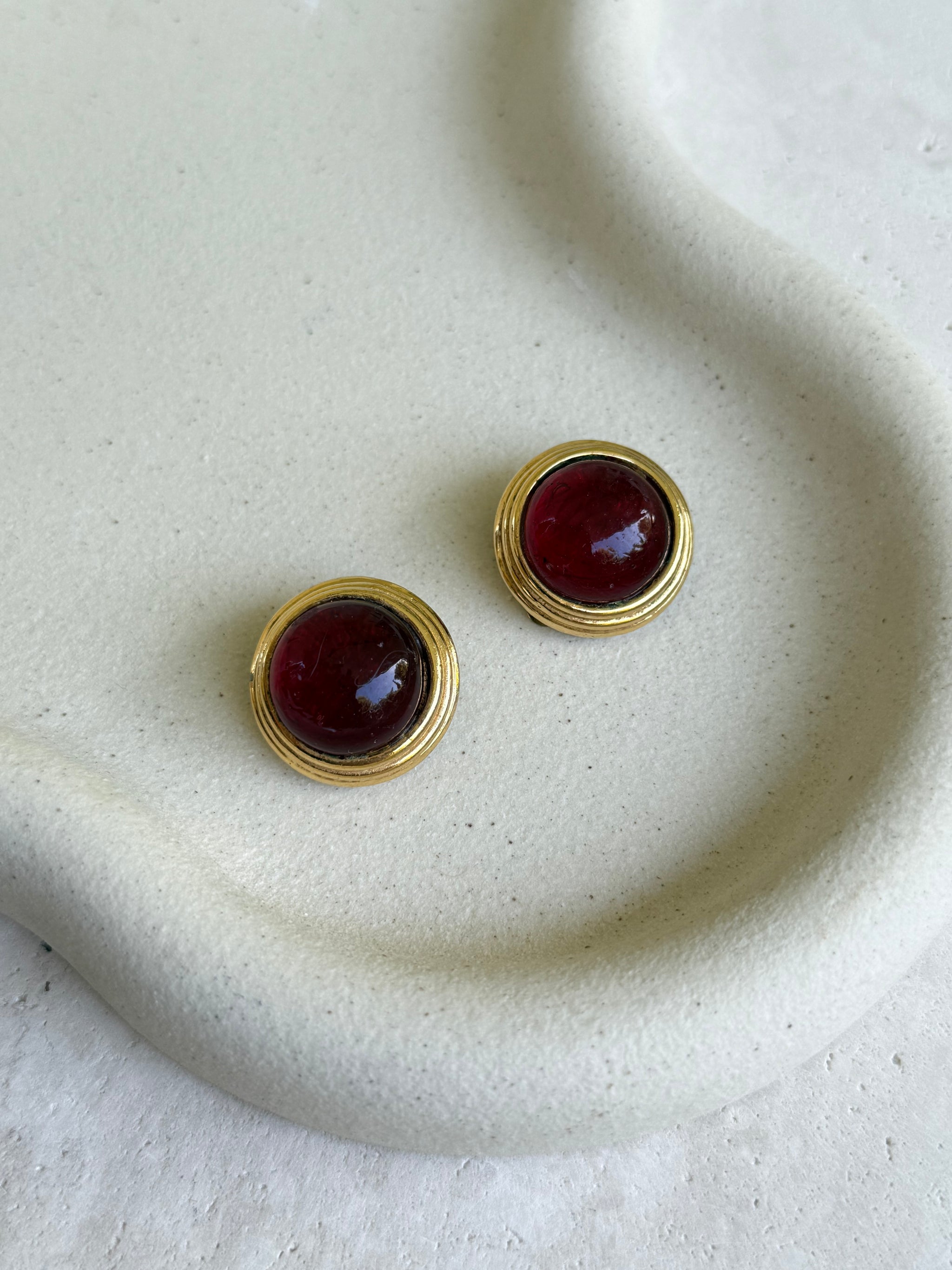 Vintage Chanel earrings - Red glass cabochon