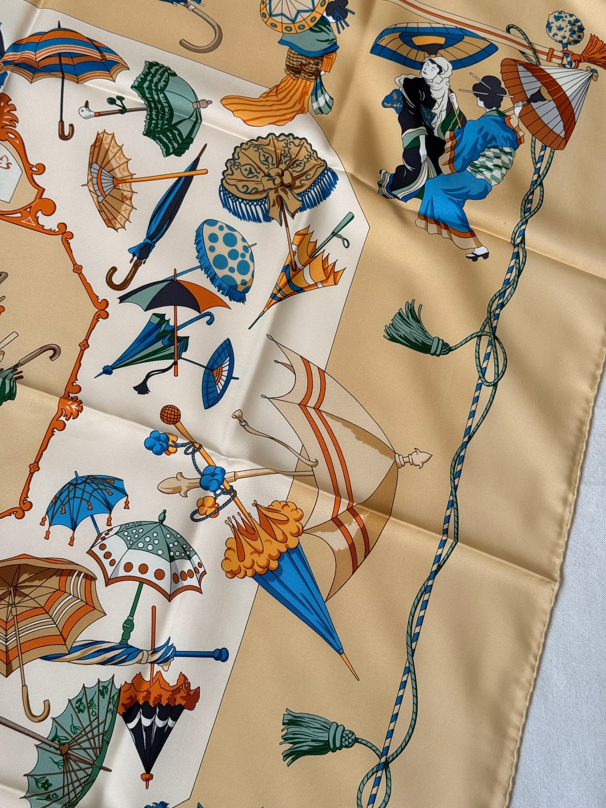 Foulard Hermès – Modèle Ombrelles et Parapluies