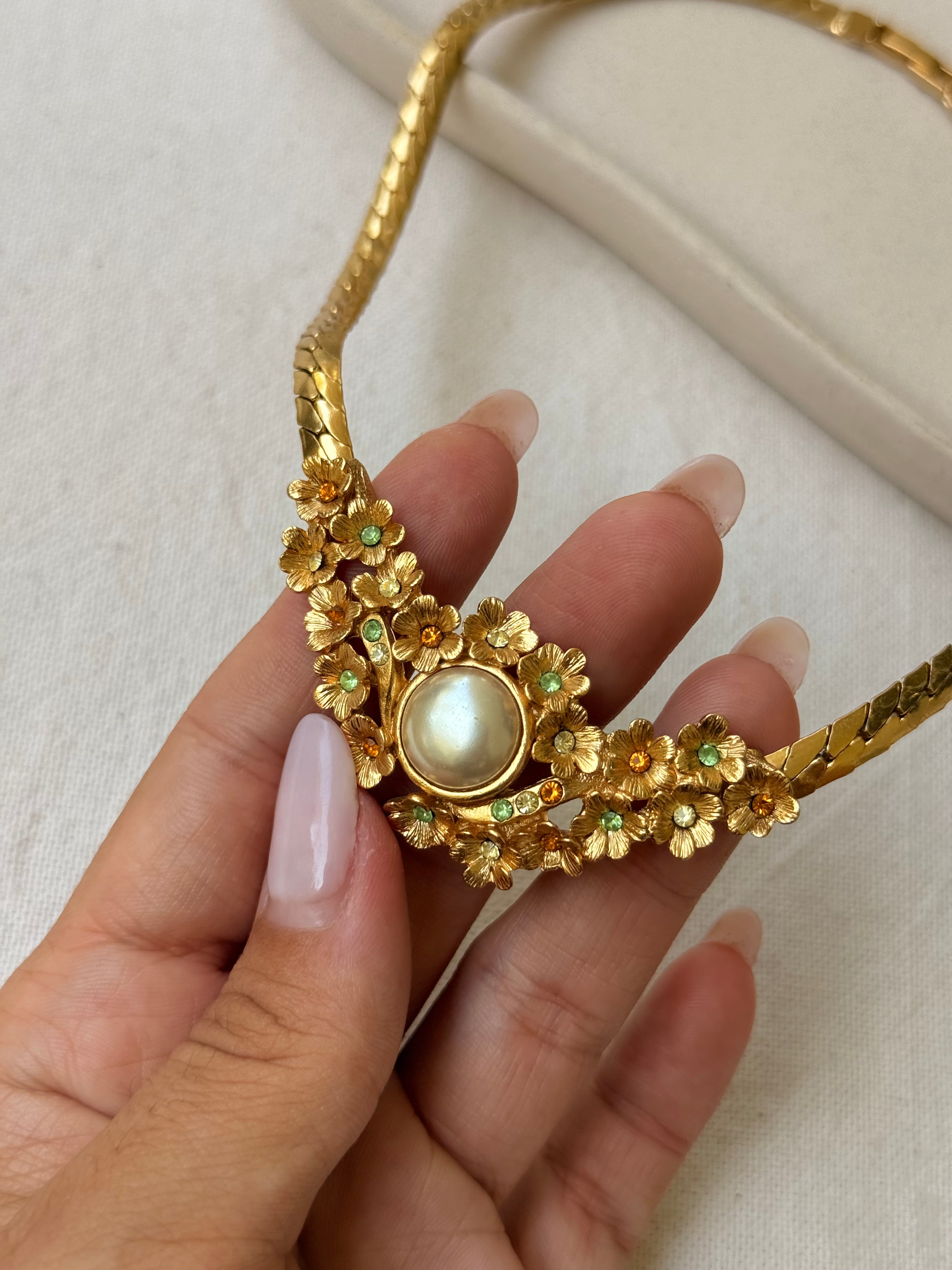 Collier Orena vintage - Fleurs et perle nacrée
