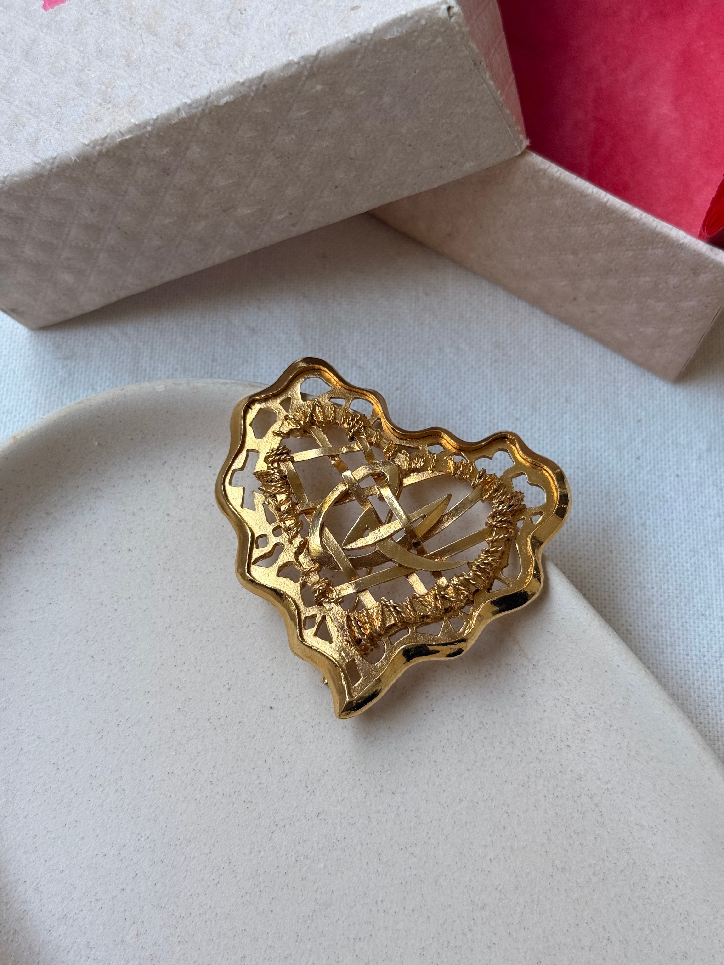 Broche Christian Lacroix vintage - Coeur doré ajouré