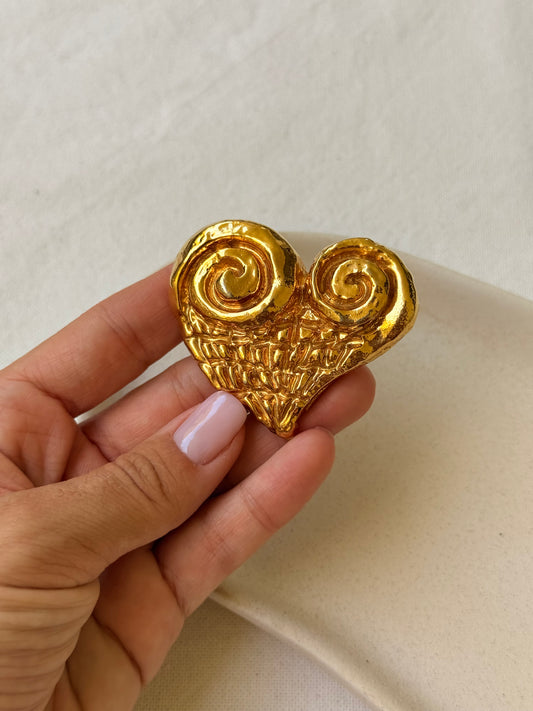 Broche vintage - Cœur texturé en résine