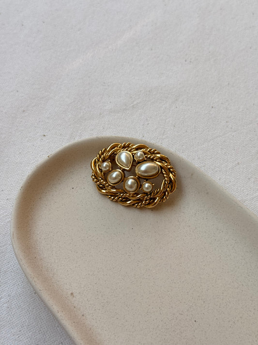 Broche vintage - Ovale ornée de perles fantaisie