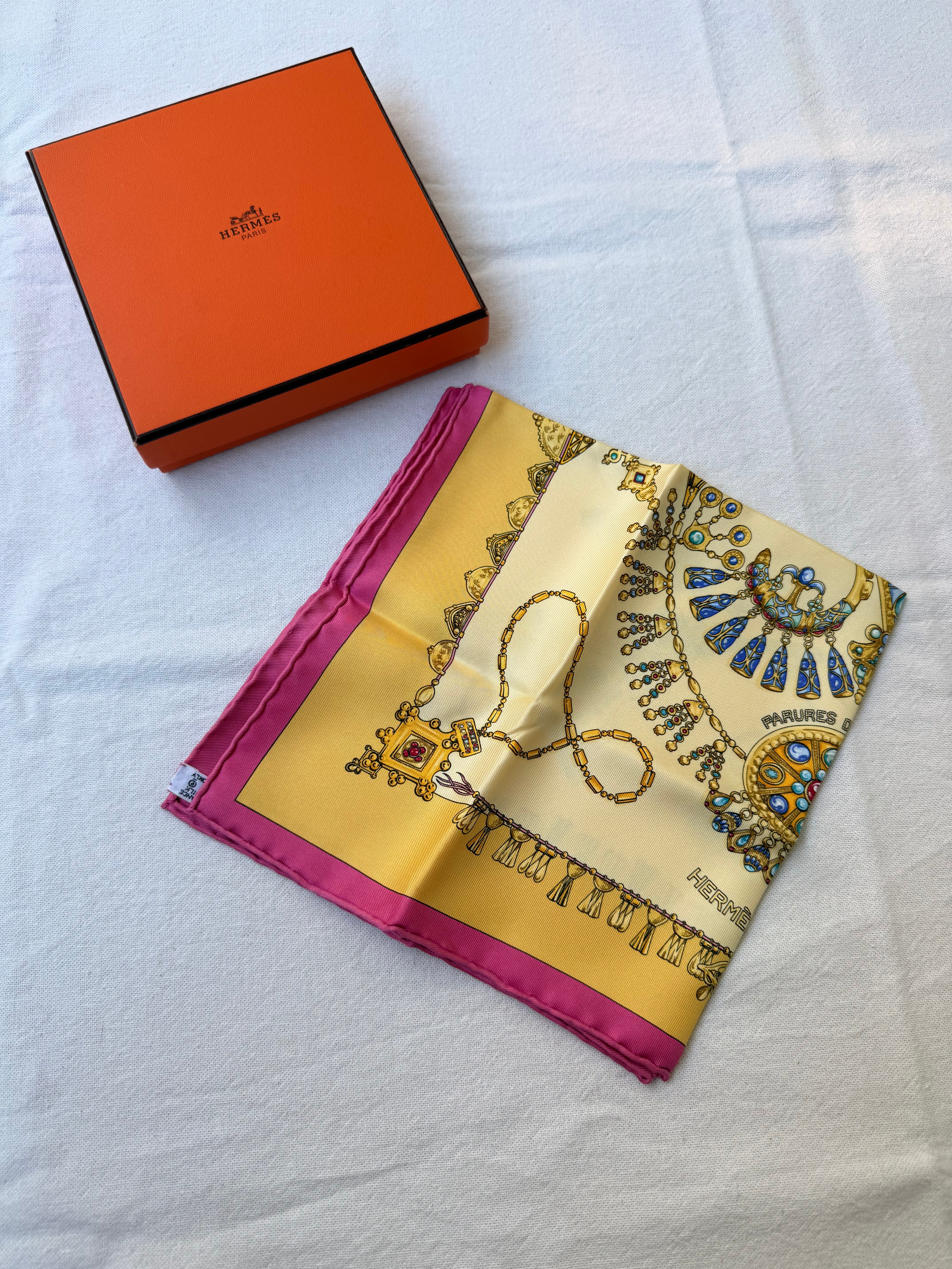 Gavroche Hermès – Modèle Parures des Sables
