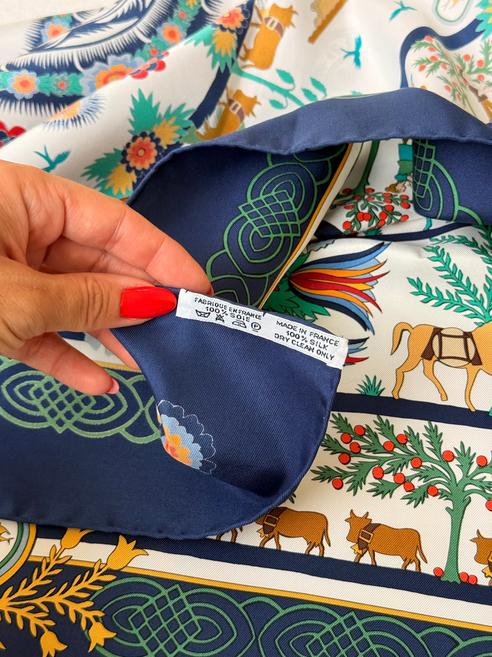 Foulard Hermès – Modèle Découpages
