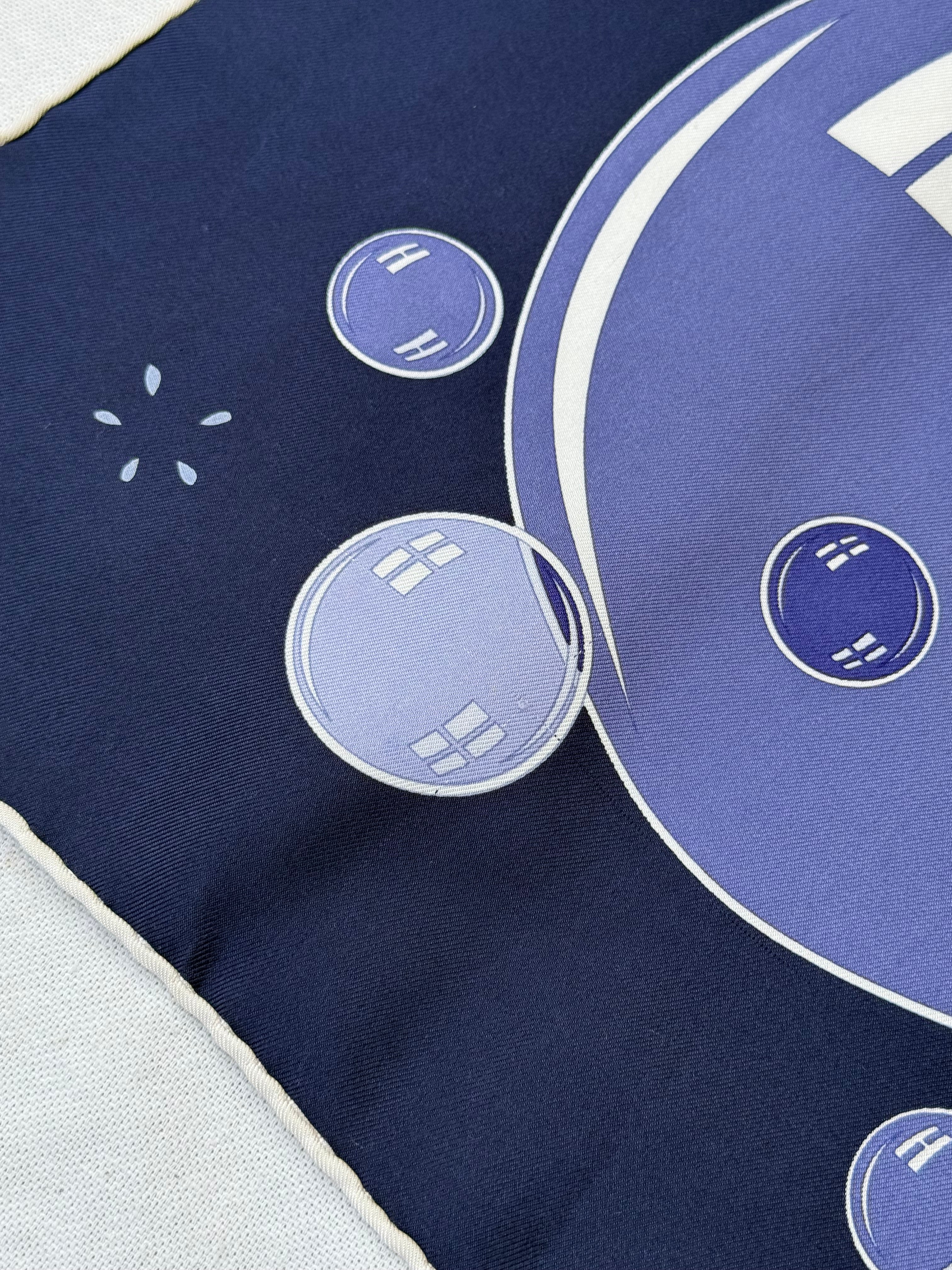 Foulard Hermès – Modèle Bal de Bulles