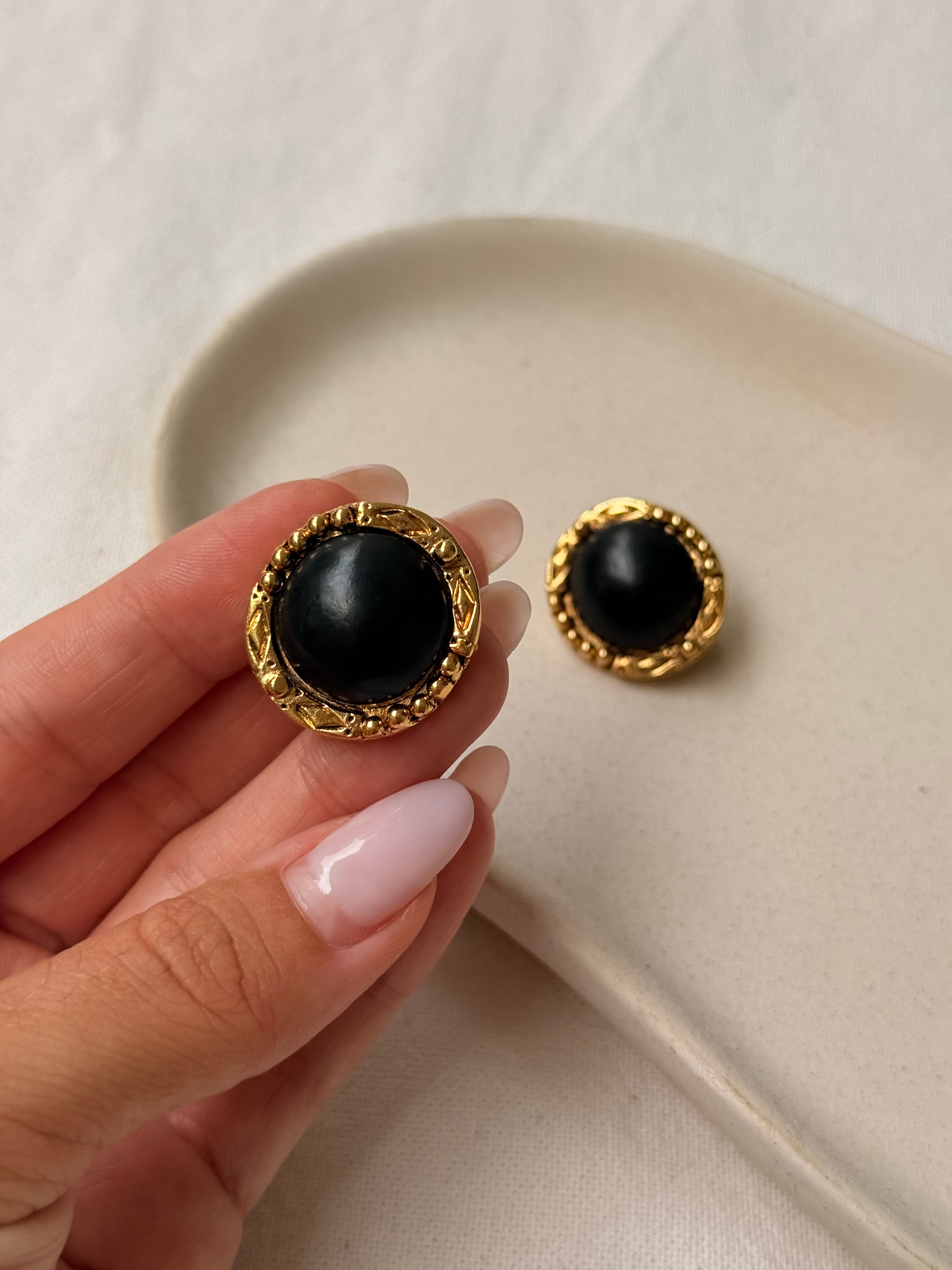 Boucles d’oreilles Anica vintage - Cabochons noirs