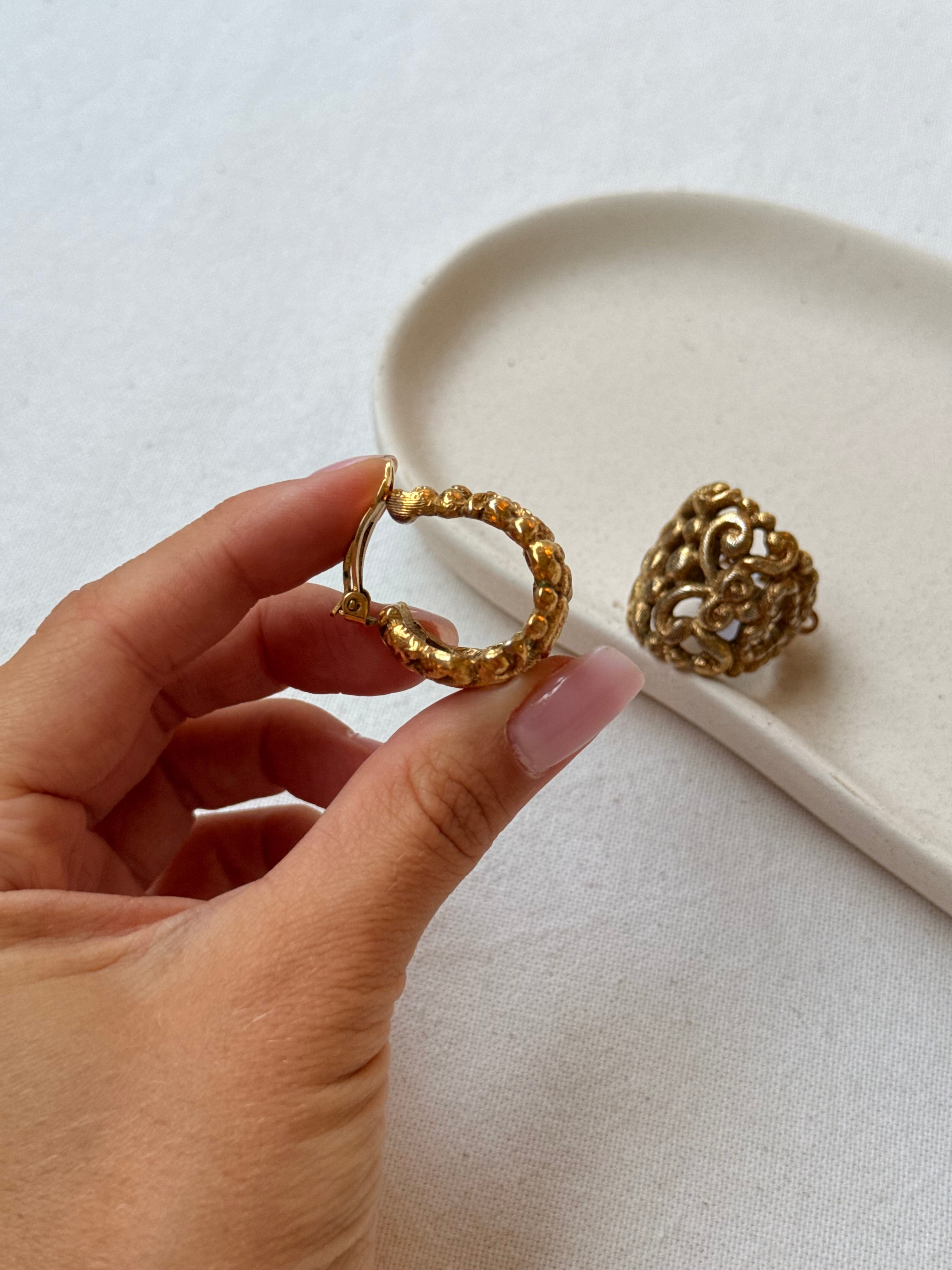 Boucles d’oreilles Scherrer vintage - Créoles larges ajourées