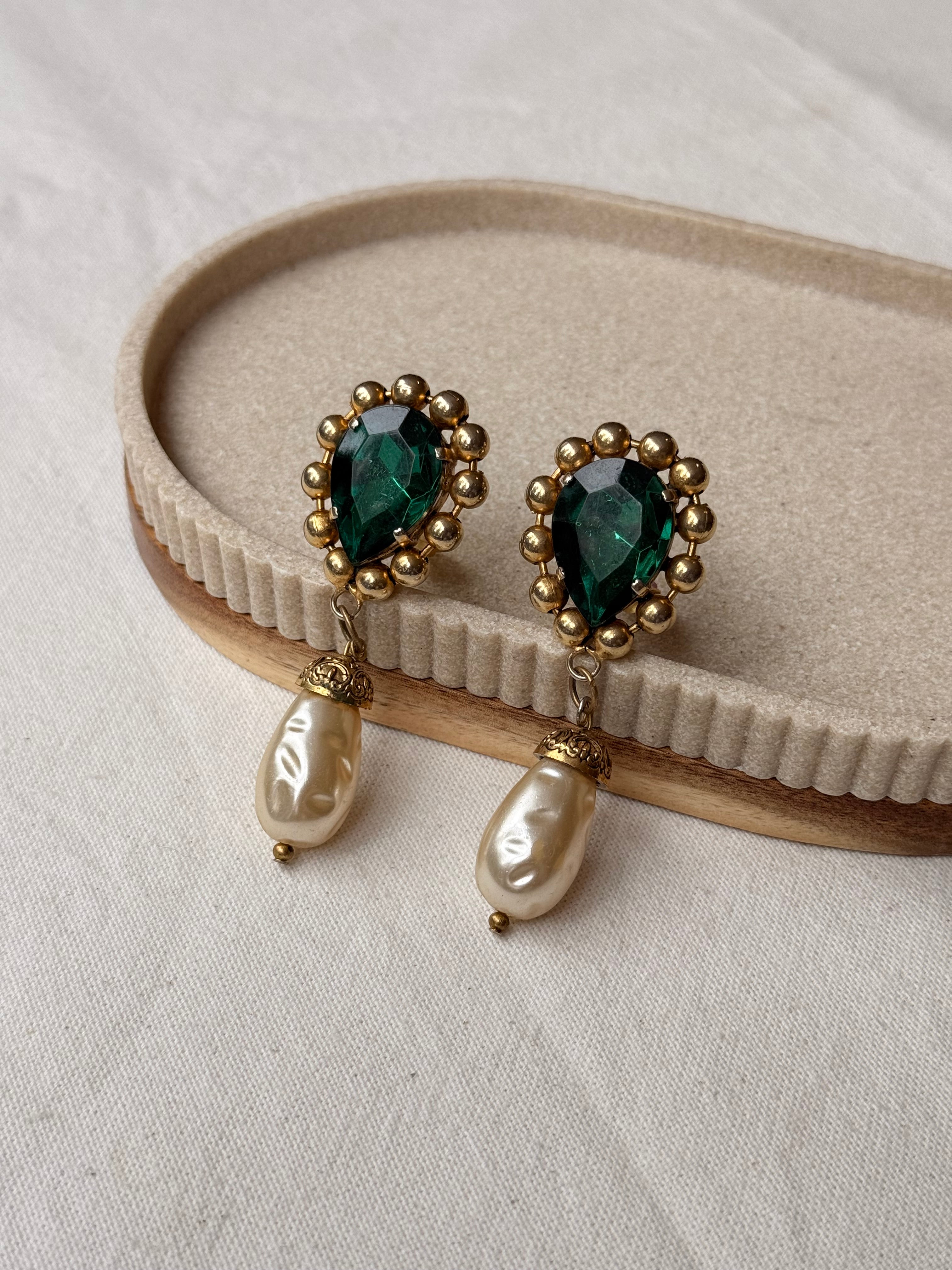 Boucles d’oreilles vintage - Pierres vert émeraude et perles nacrées