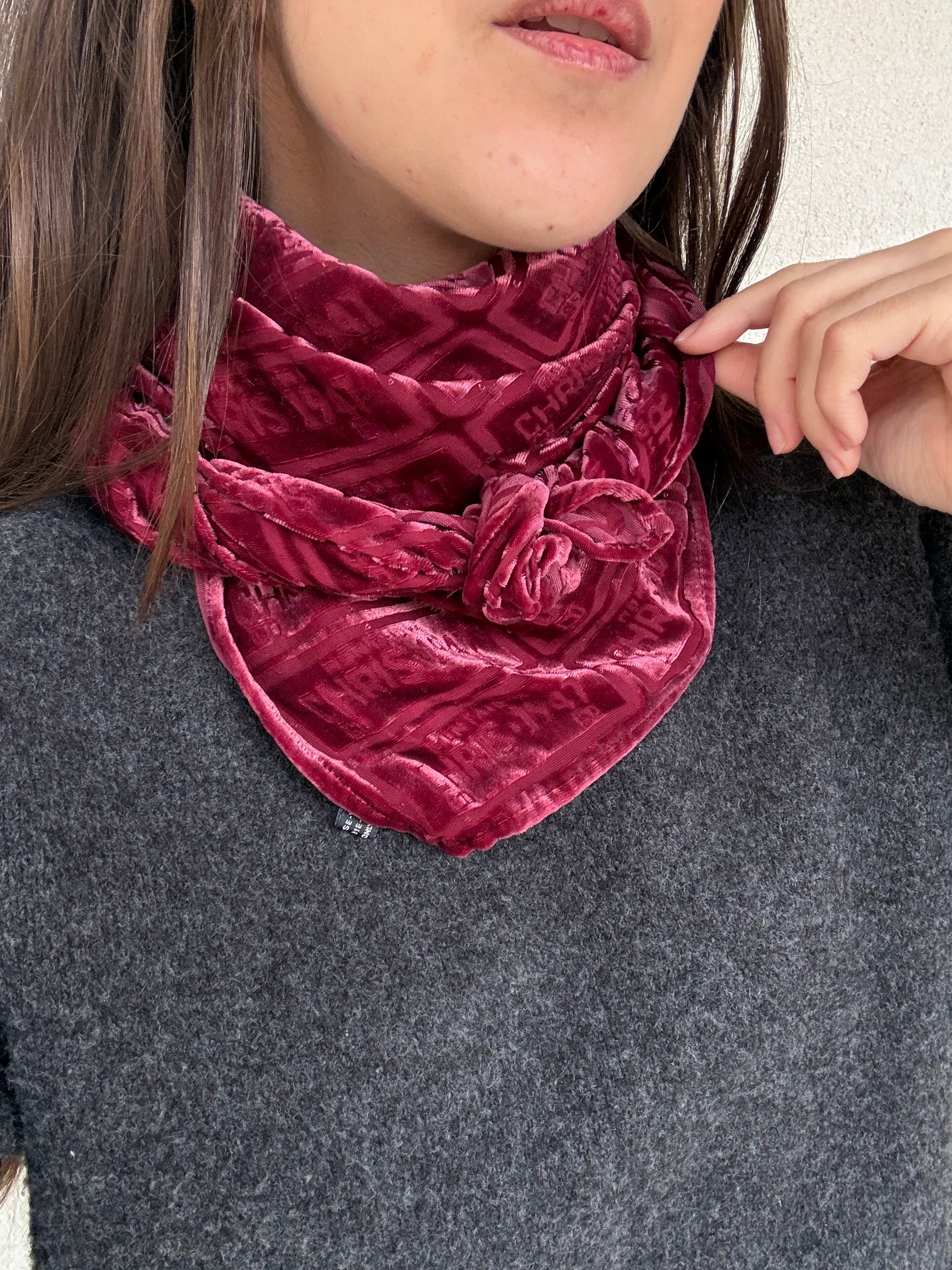 Foulard Christian Dior – Velours bordeaux