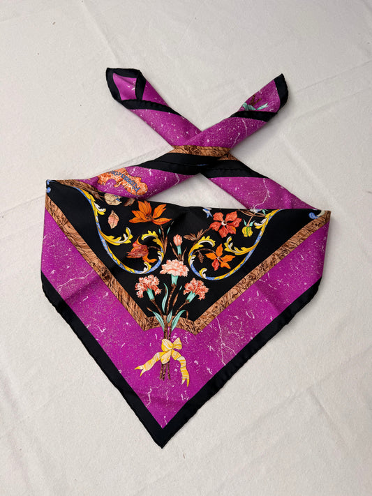 Foulard Hermès – Modèle Pierres d’Orient et d’Occident