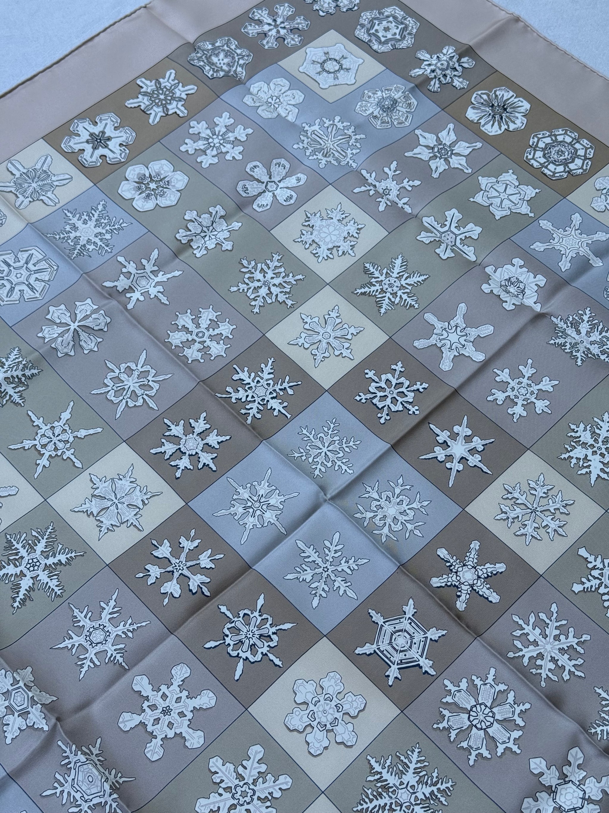 Foulard Hermès - Modèle Feux de l’Hiver
