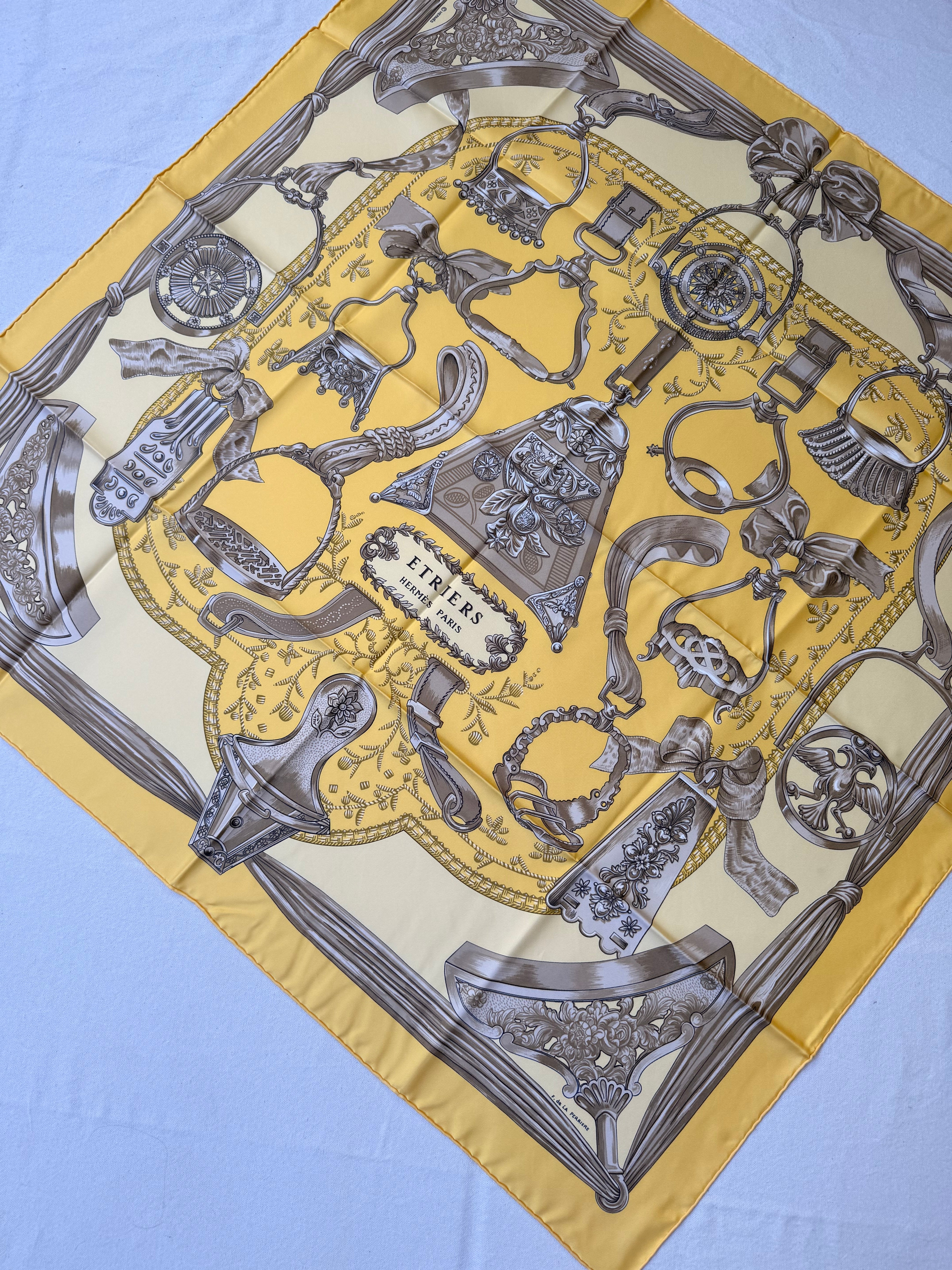 Foulard Hermès – Modèle Étriers