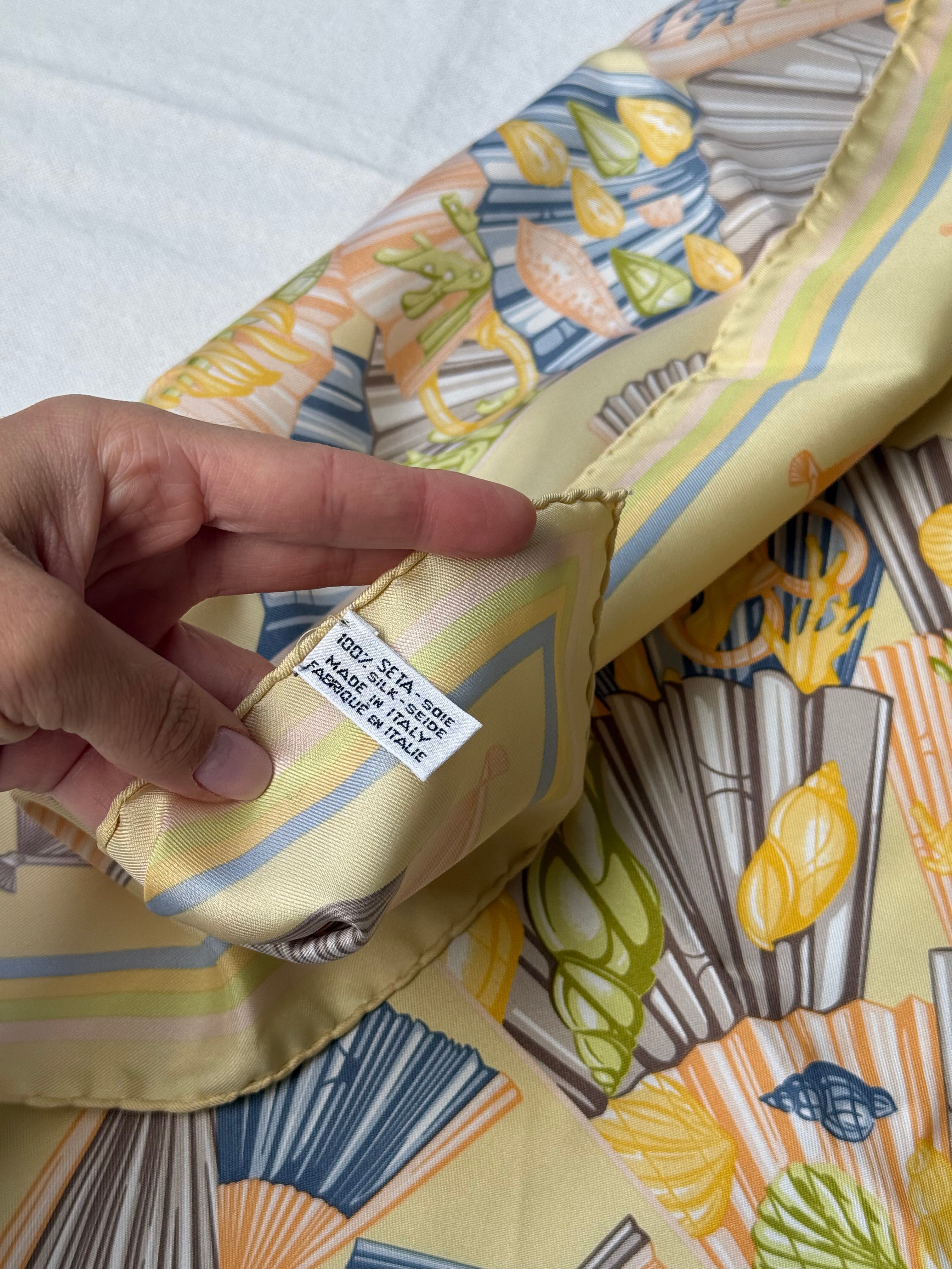 Céline Scarf – Fan print