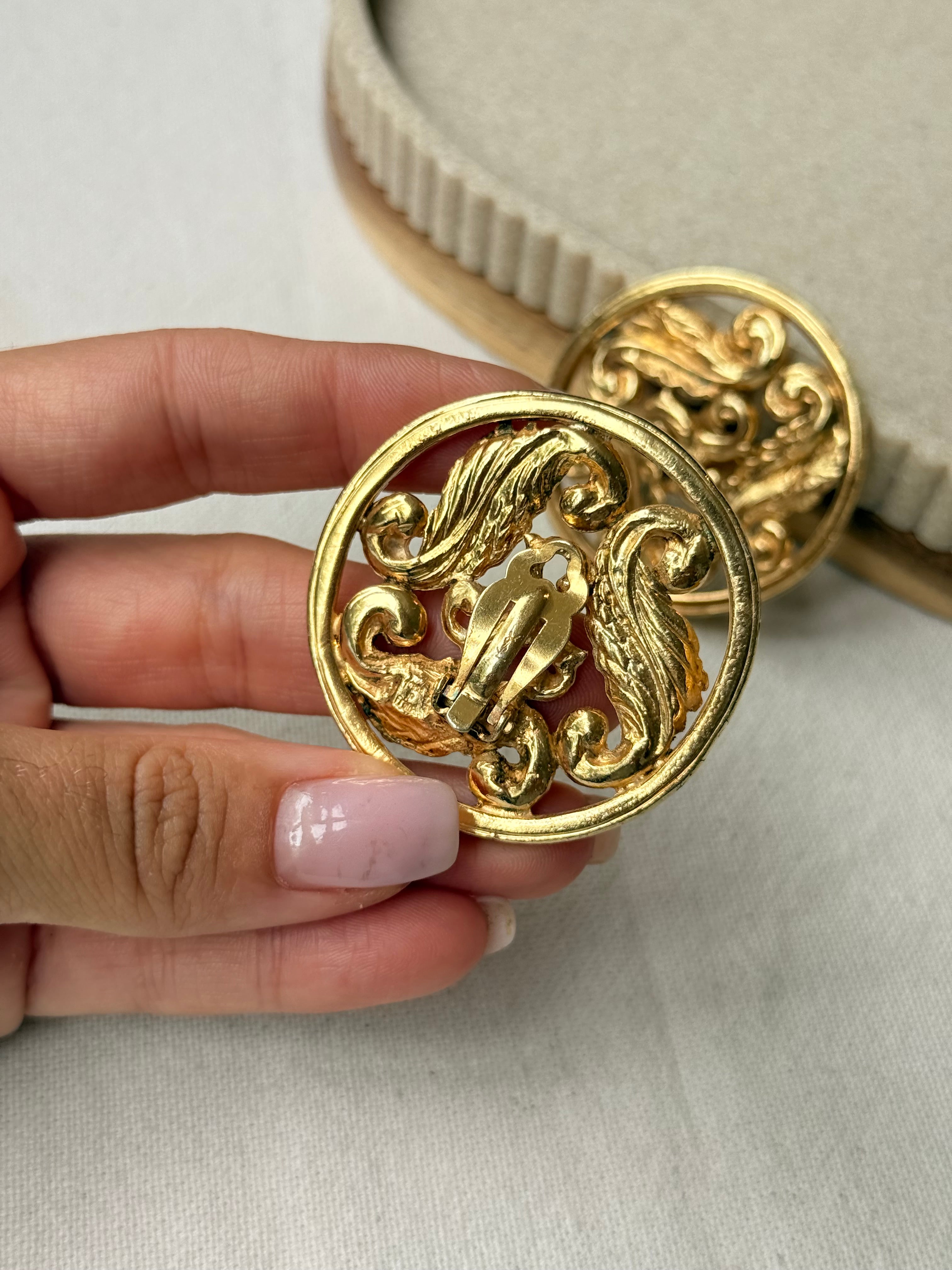 Boucles d’oreilles YSL vintage - Motifs baroques dorés