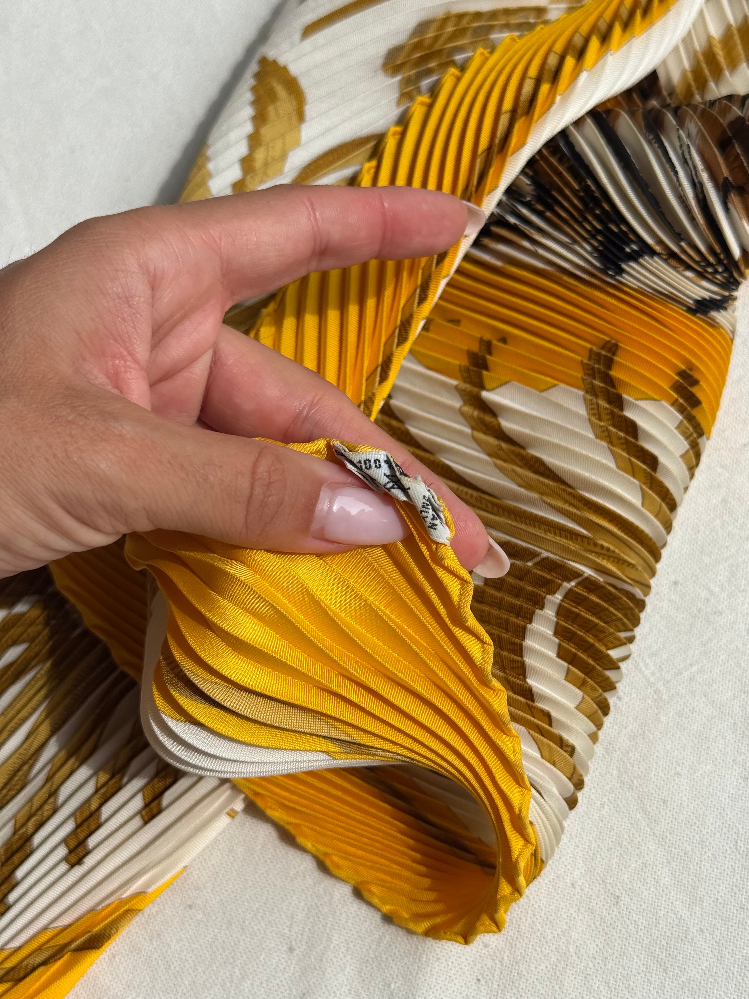 Foulard Hermès plissé – Modèle Tigre Royal