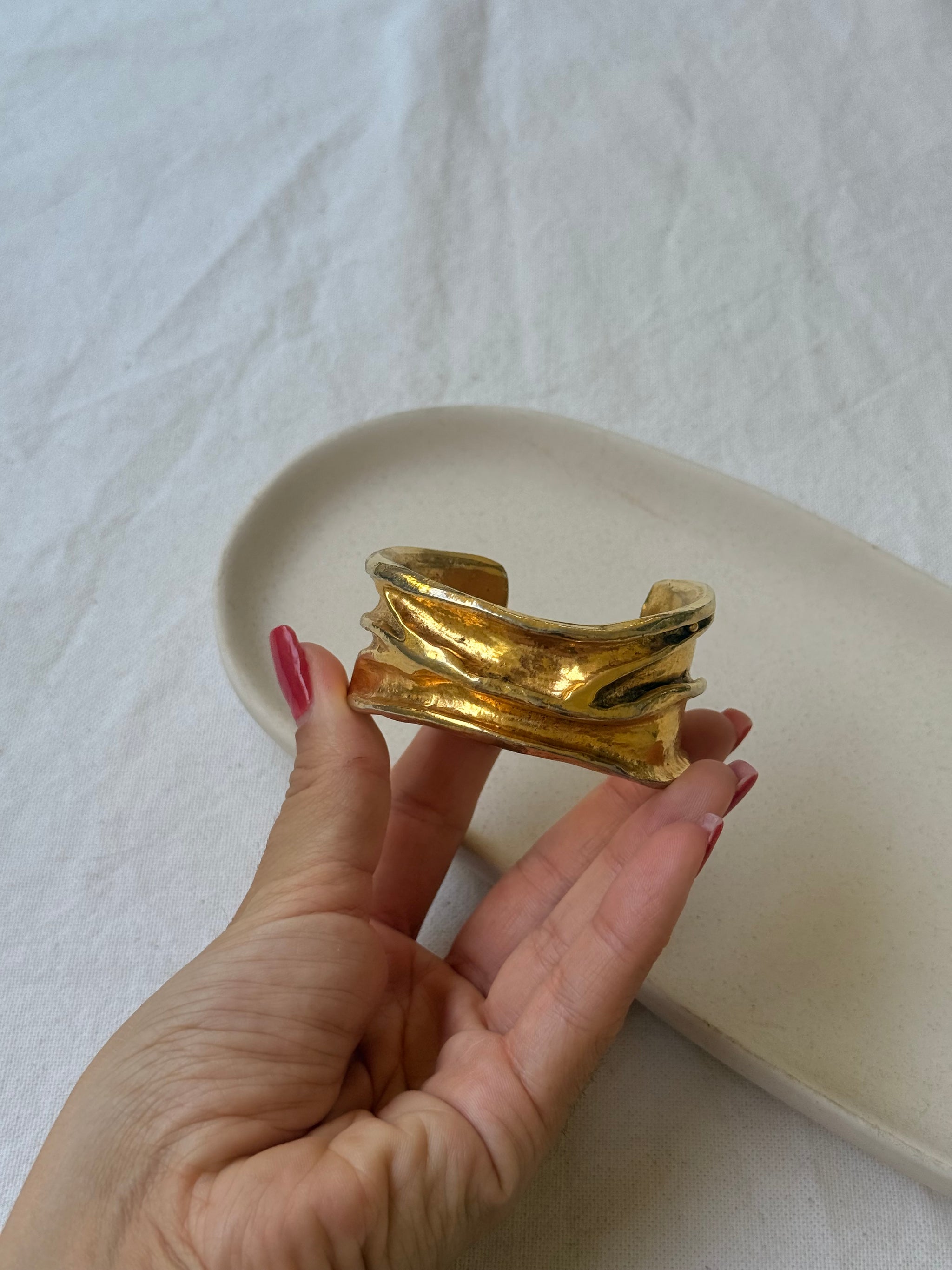 Bracelet vintage - Manchette drapée dorée