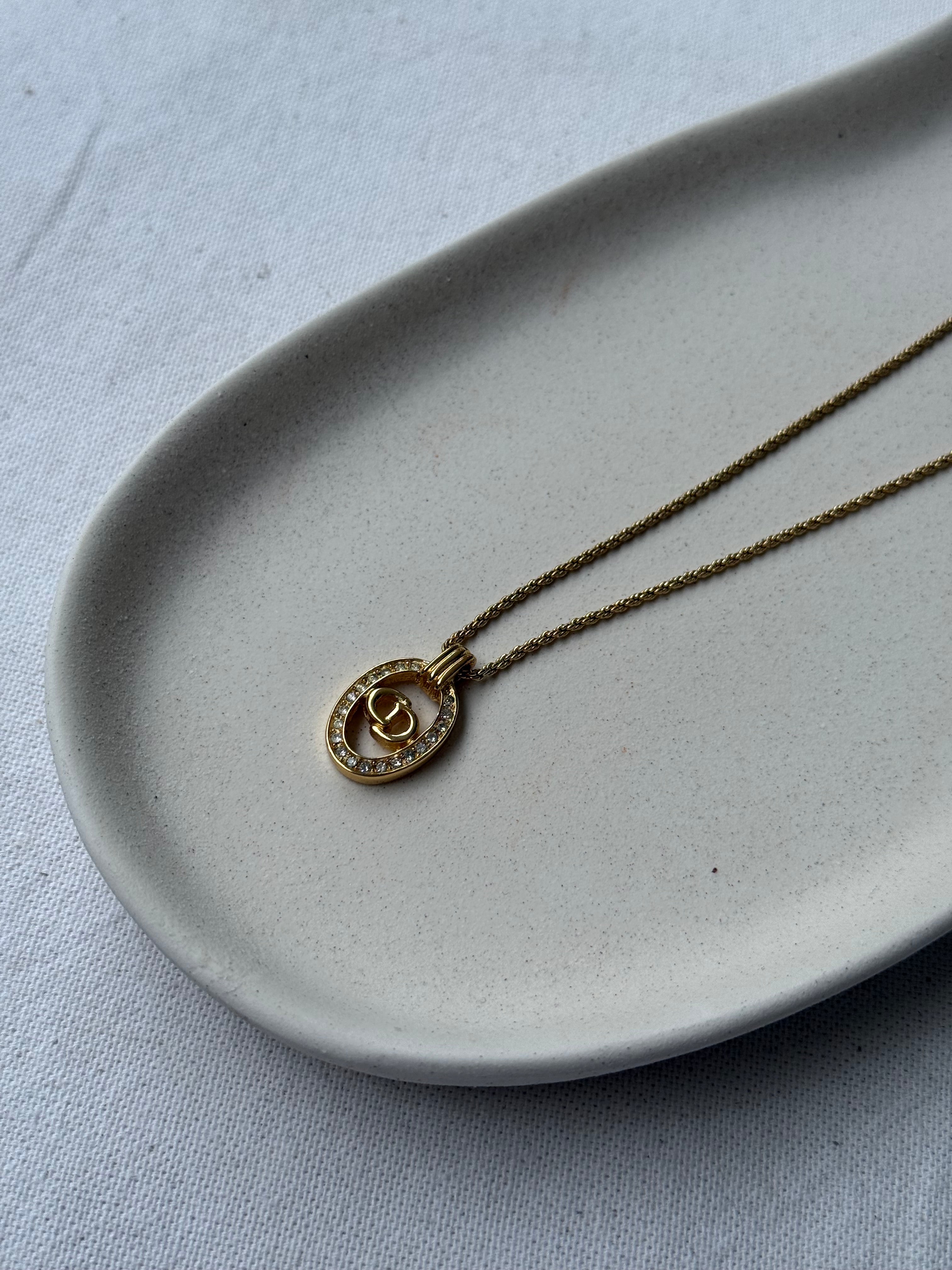 Collier Christian Dior vintage - Médaillon ovale inscription CD