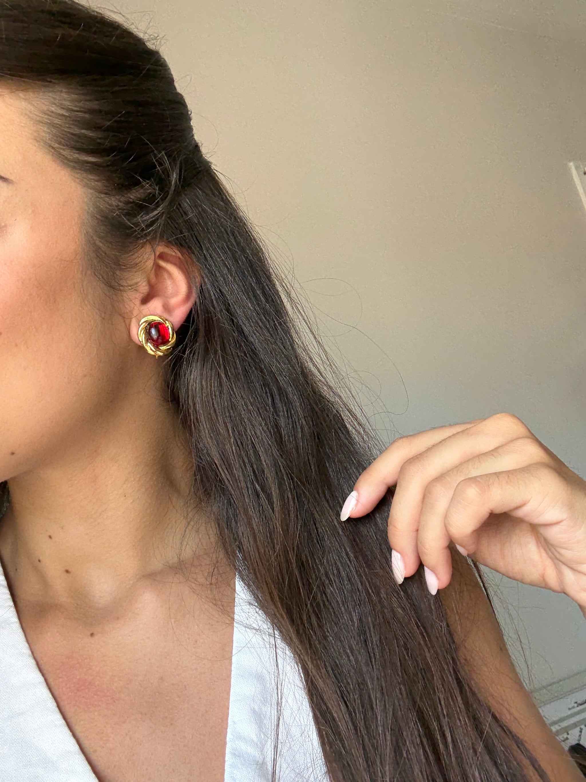 Boucles d’oreilles vintage - Ovales et cabochons rouge en résine