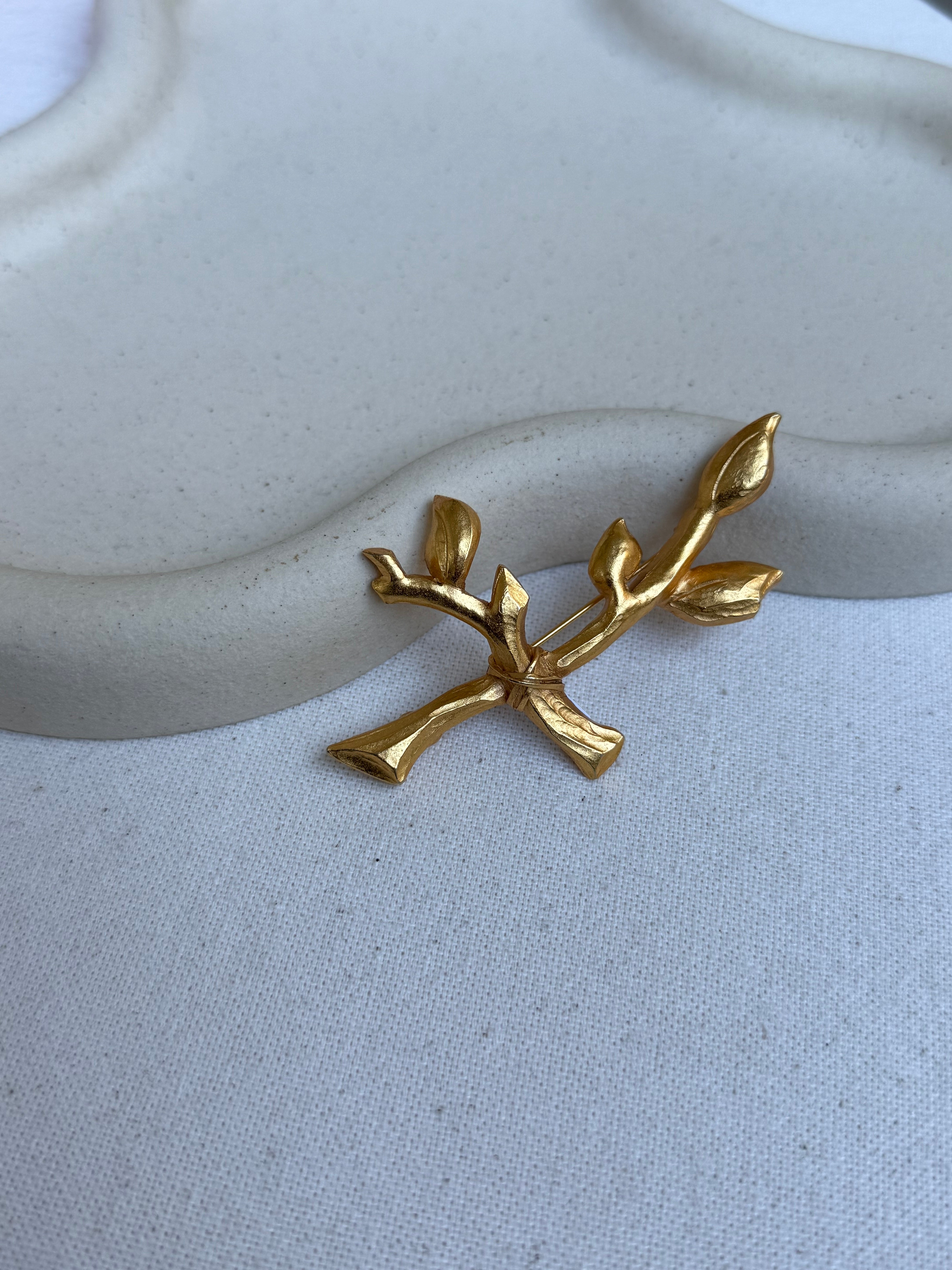 Broche Antigona vintage - Feuilles dorées