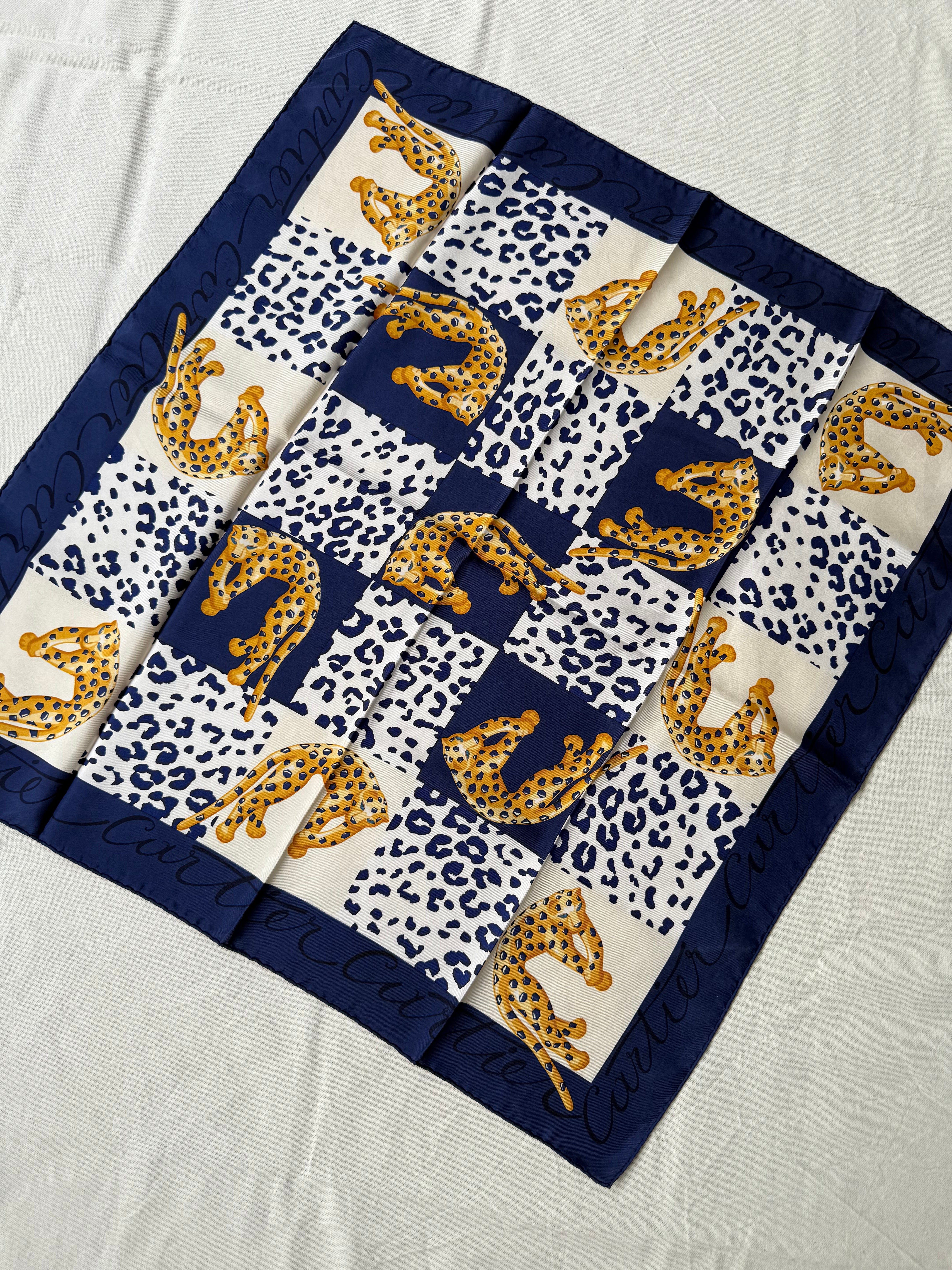 Foulard Cartier – Modèle bleu marine et panthères