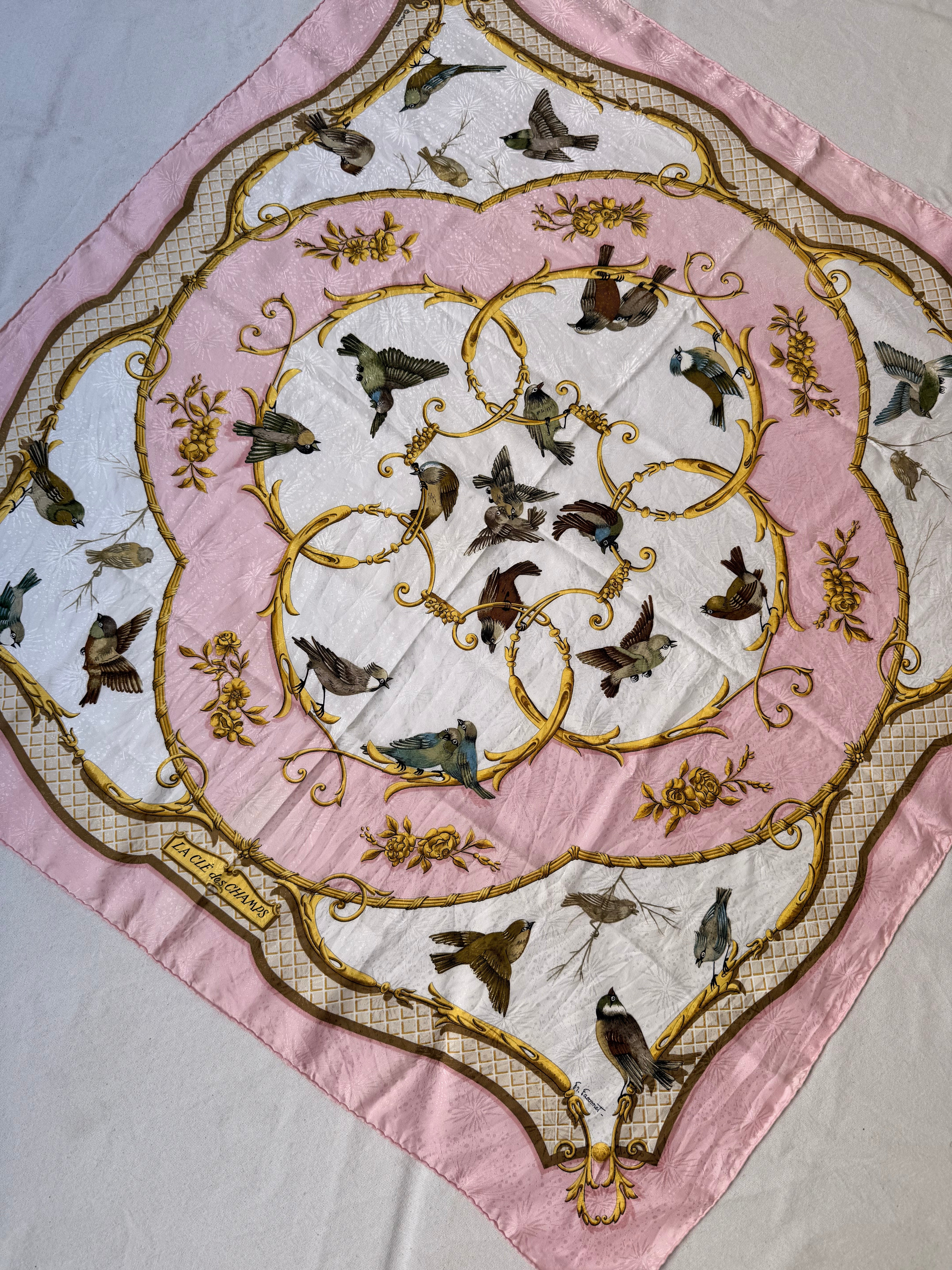 Foulard Hermès – Modèle La Clé des Champs