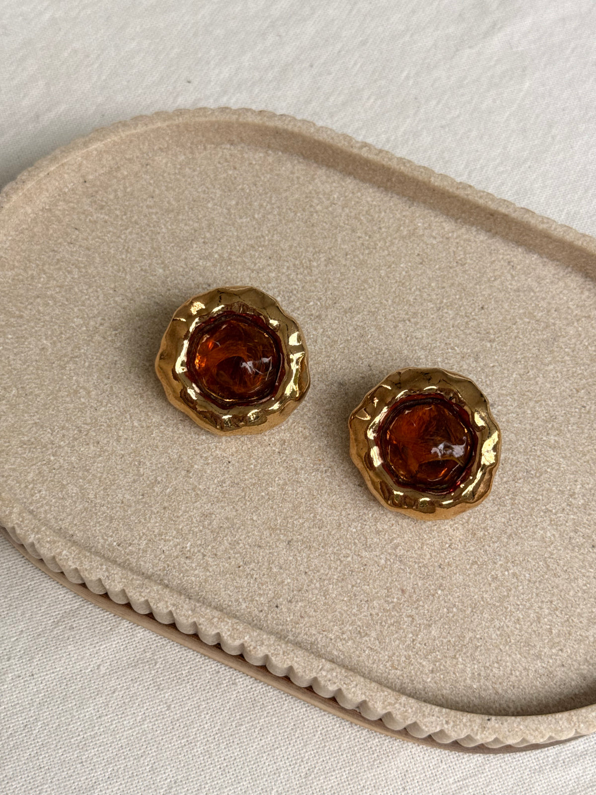 Boucles d’oreilles Guy Laroche vintage - Cabochons ambré