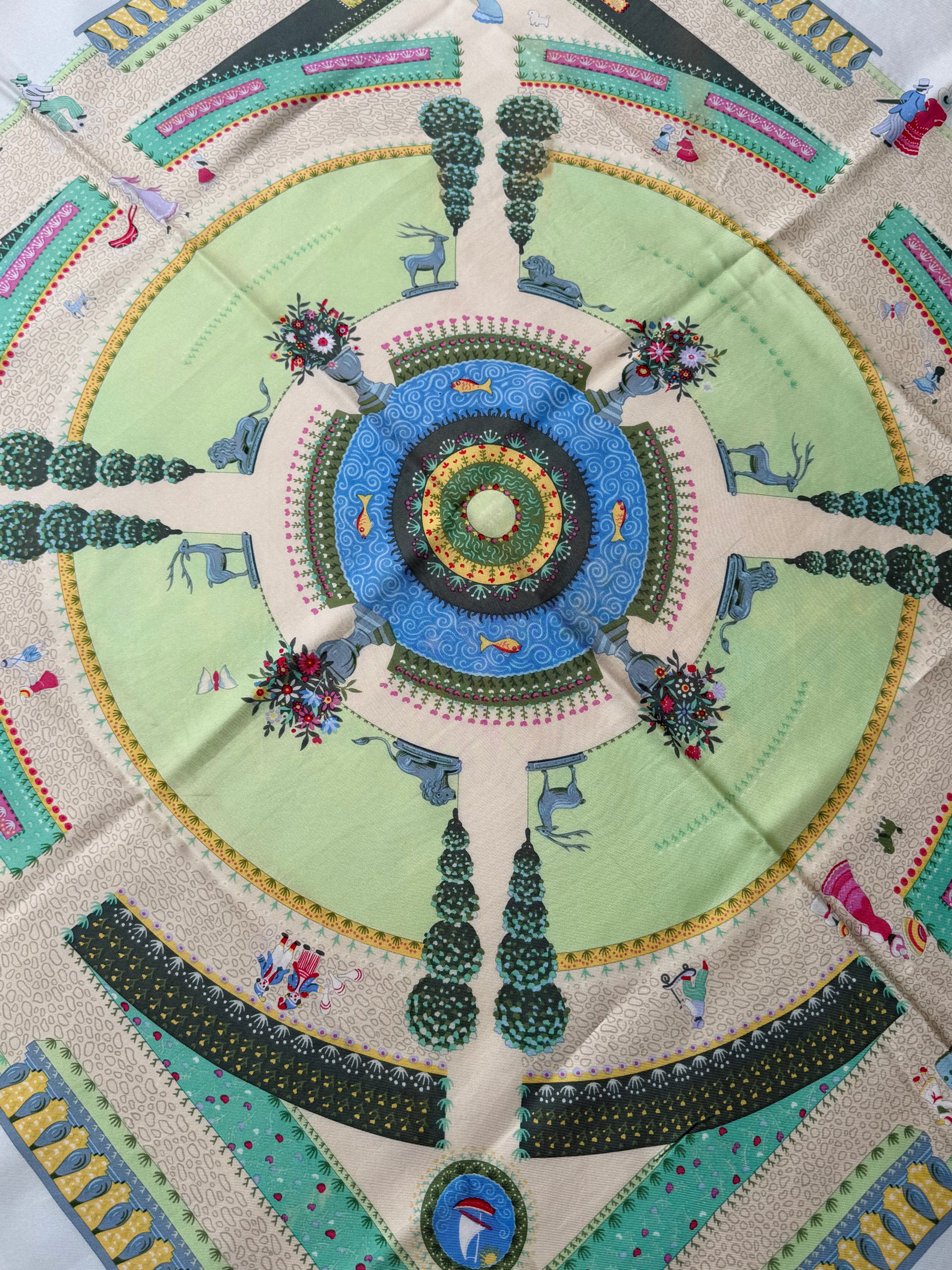 Foulard Hermès – Modèle Jardin Enchanté