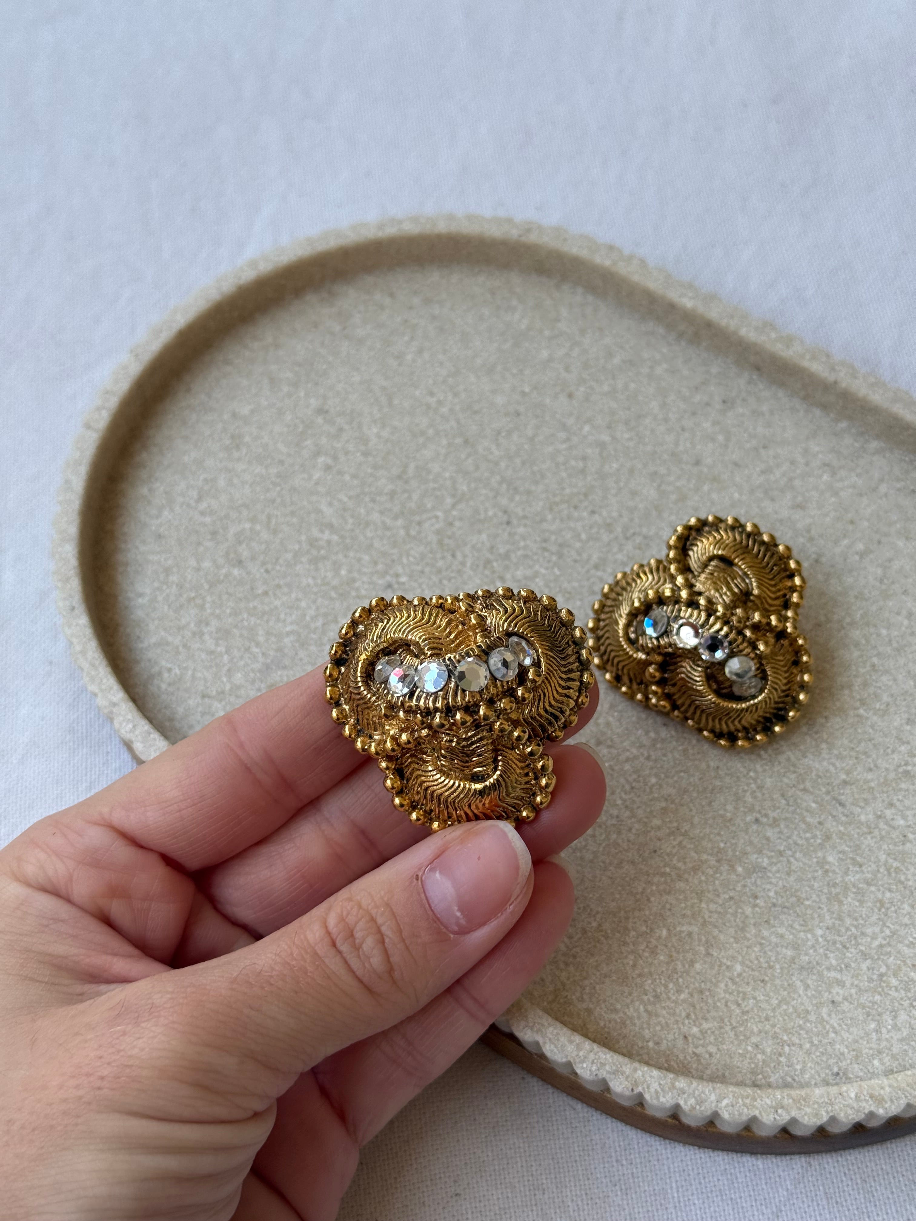 Boucles d’oreilles vintage - Motif entrelacé doré et strass